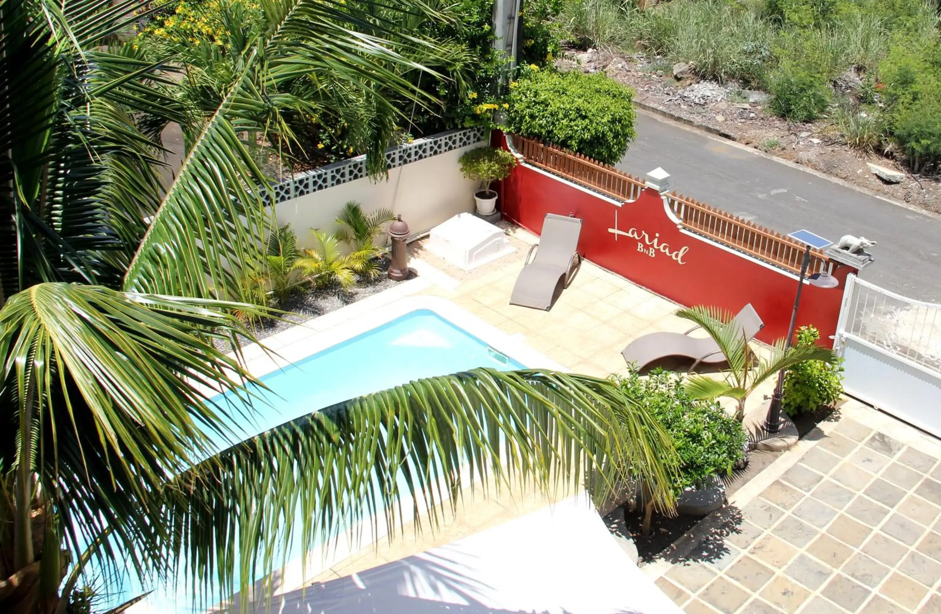 Garden view, Pool View in Lariad BnB