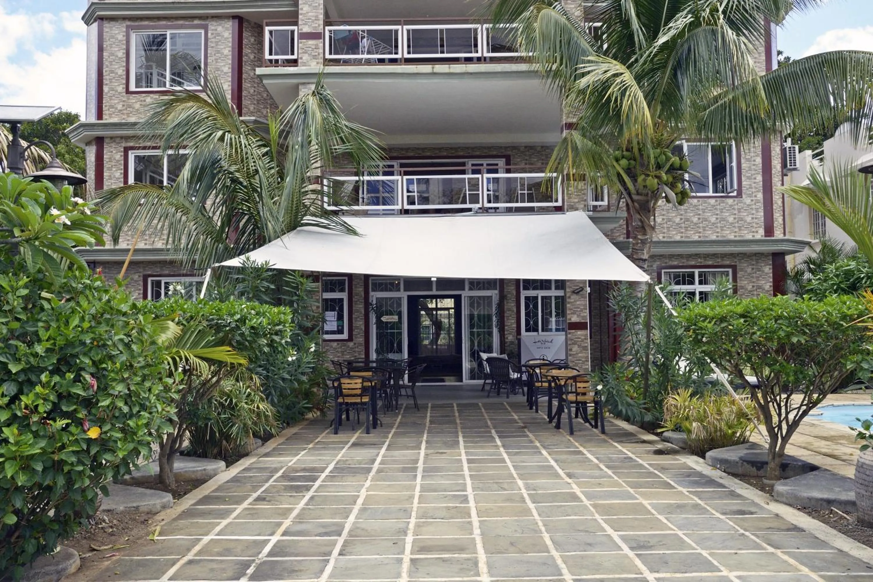 Property building in Lariad BnB