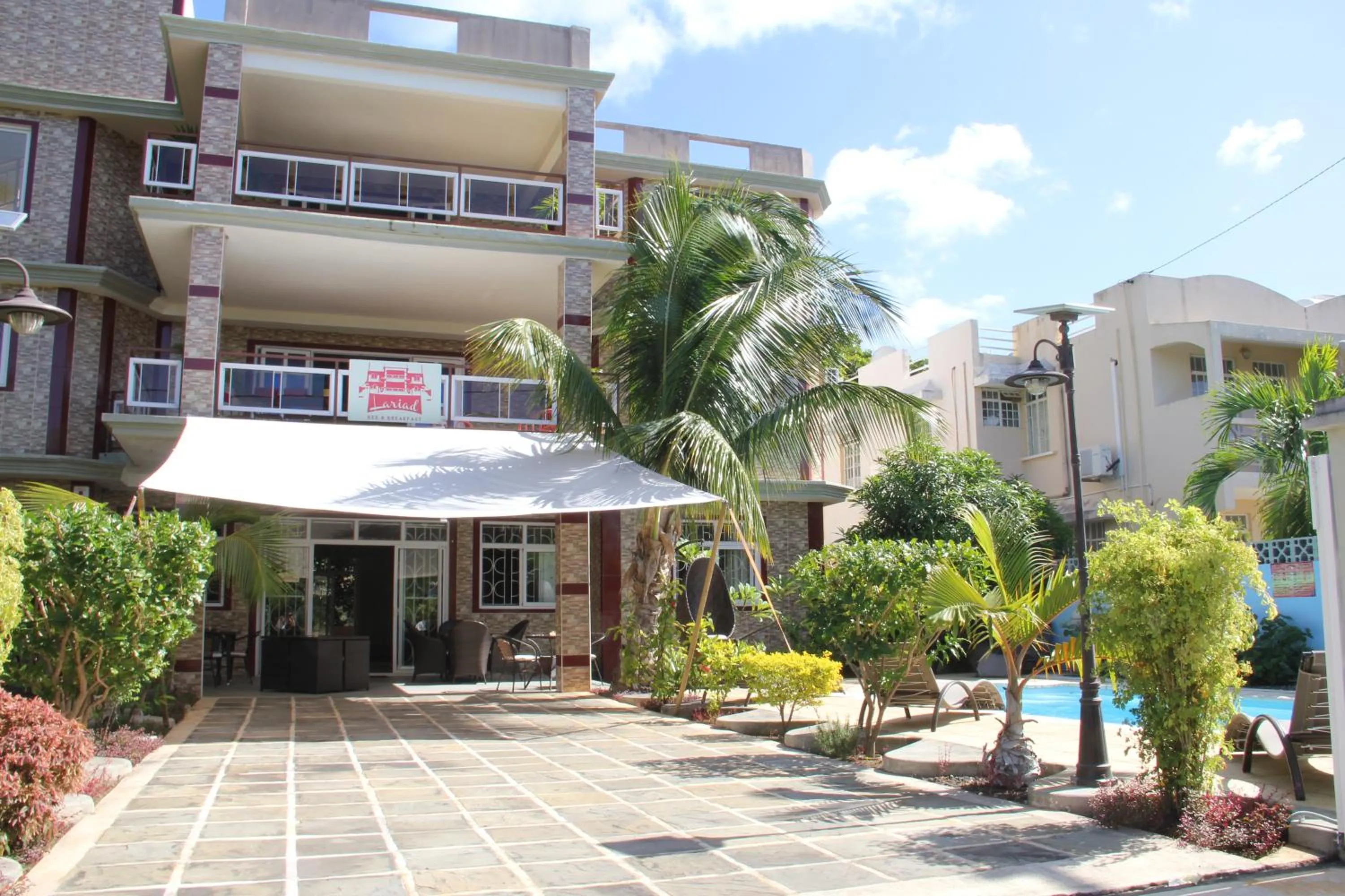 Property building in Lariad BnB