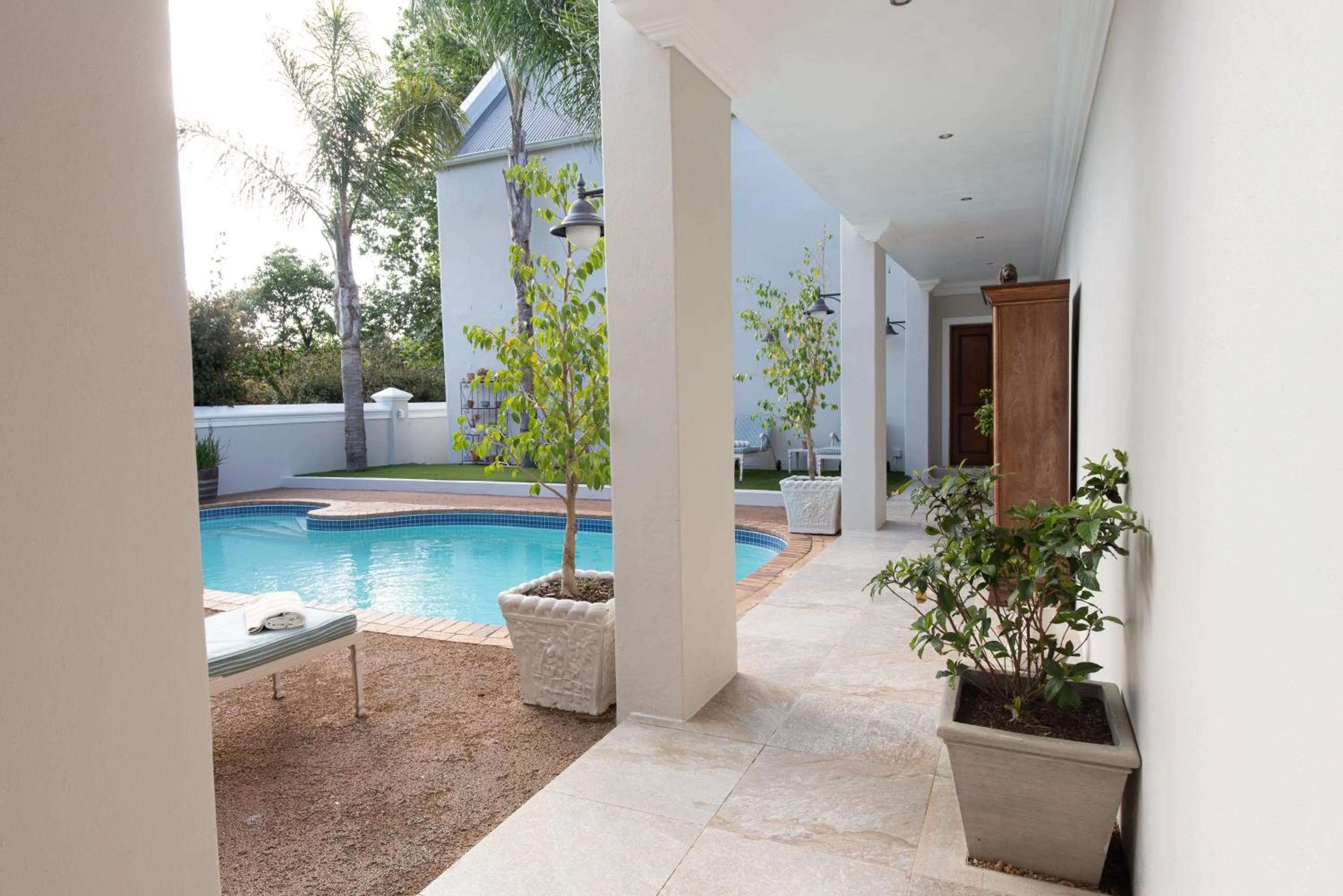 Swimming pool in Banhoek Lodge