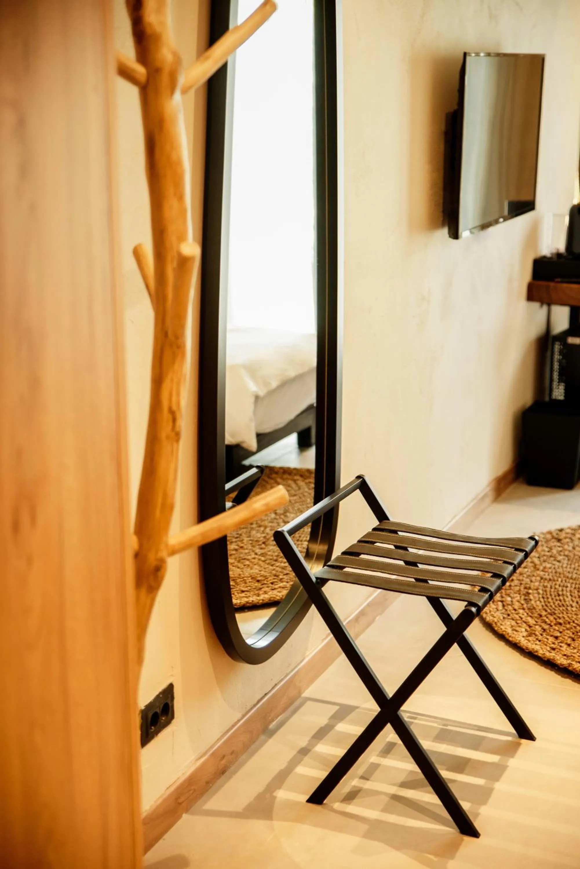 hair dresser in Hotel 1920