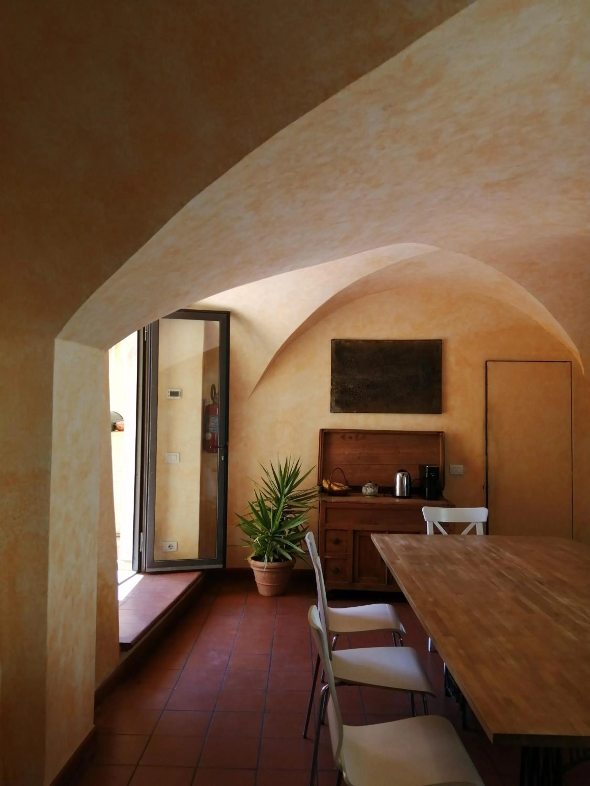 Communal kitchen in Al Canto B&B