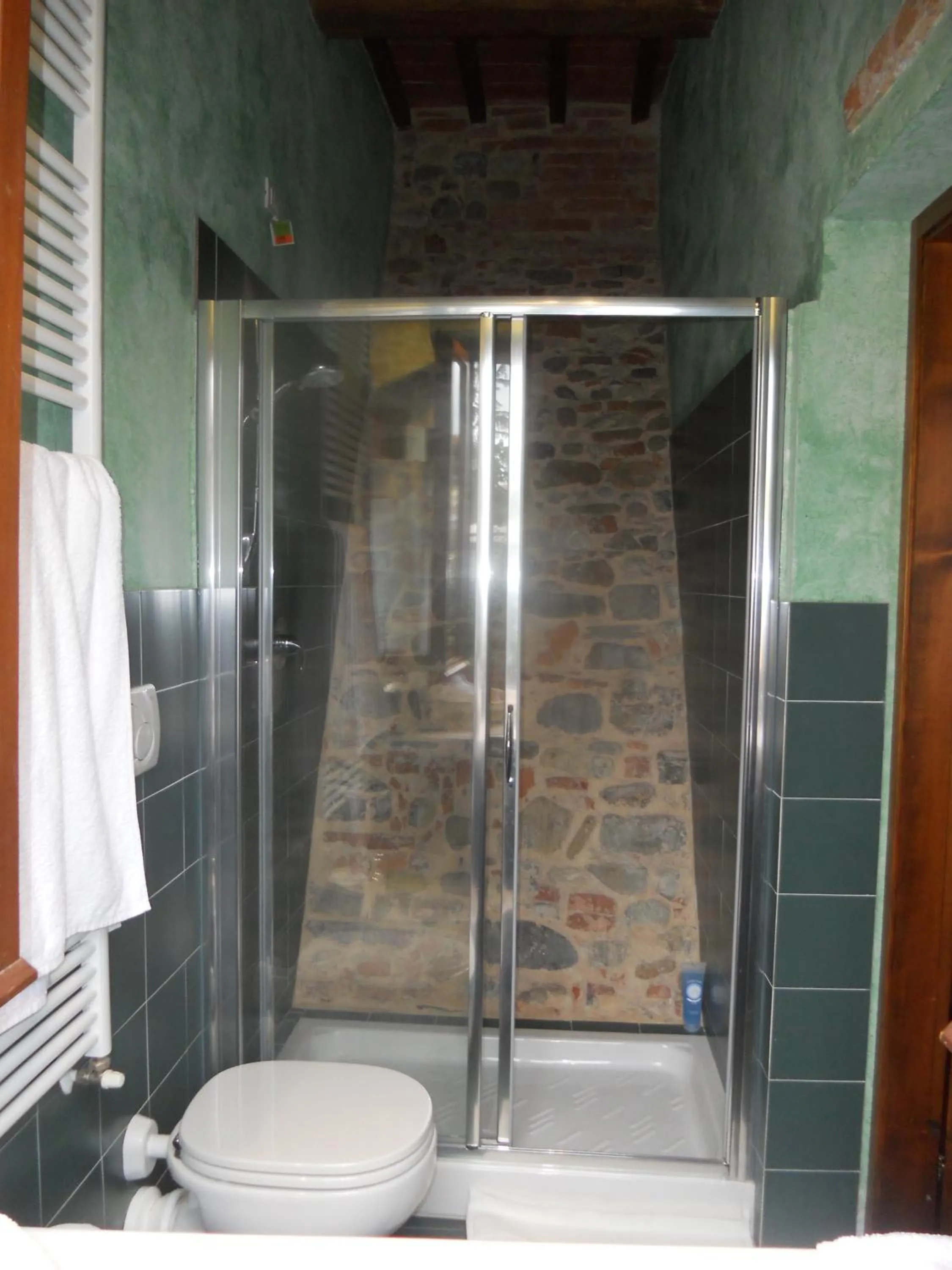 Shower in Al Canto B&B