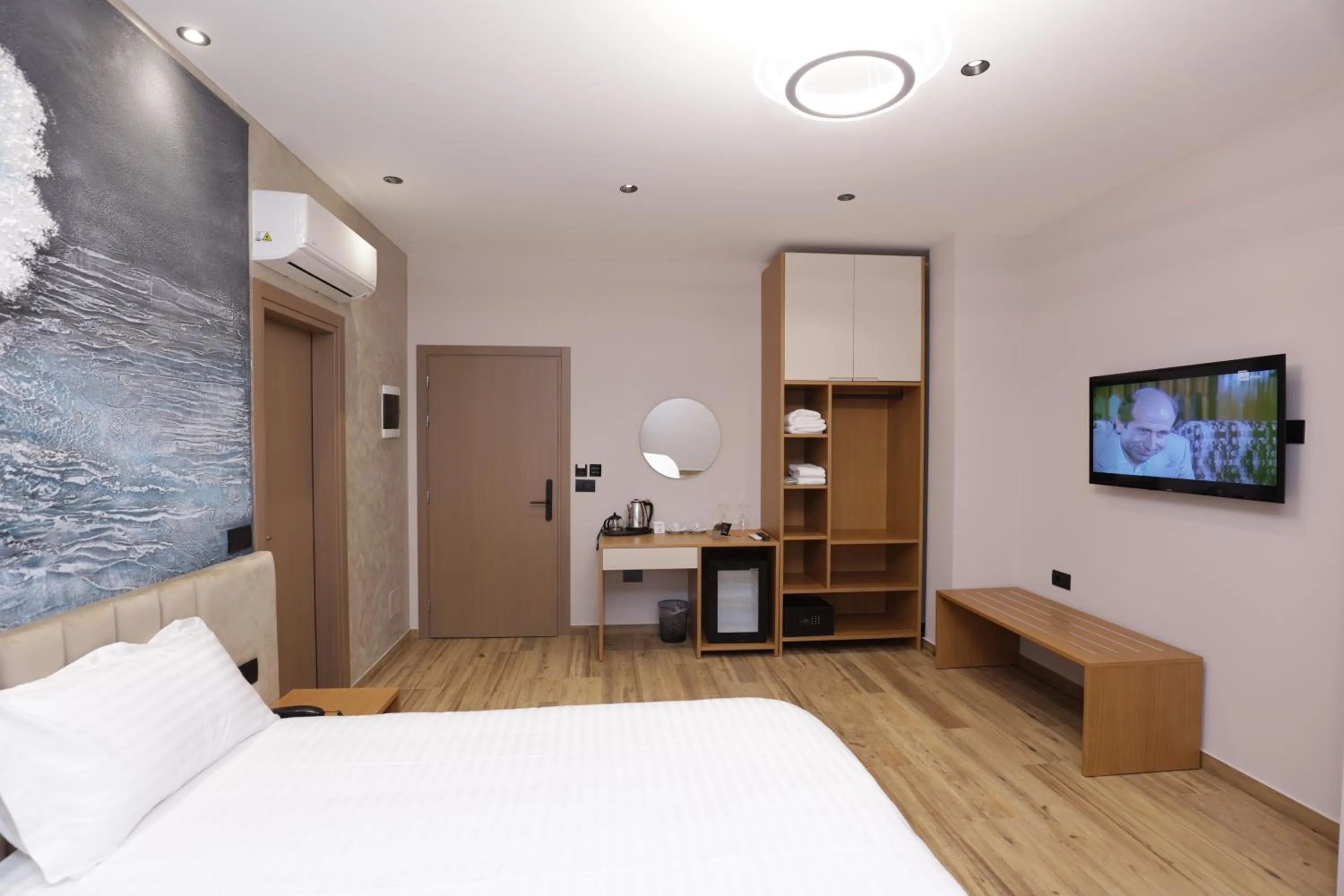 Communal lounge/ TV room, Bed in Residence Inn Hotel