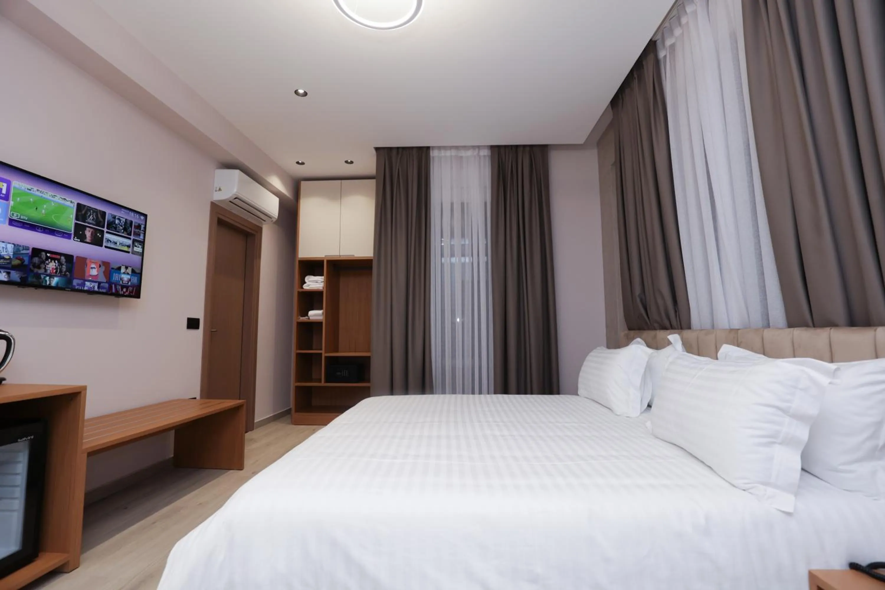 Deluxe Double Room with Balcony in Residence Inn Hotel
