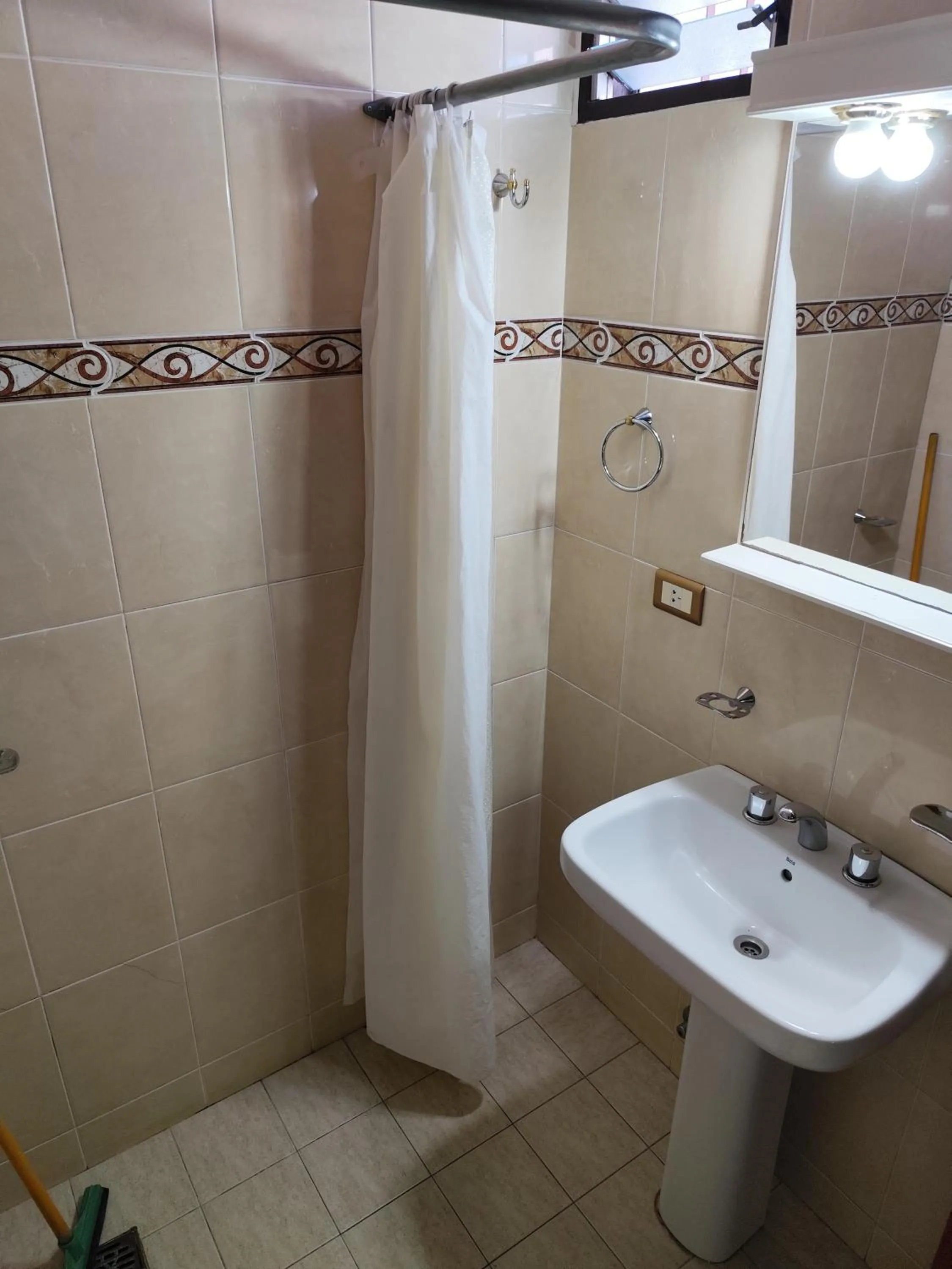 Bathroom in Victor Hotel