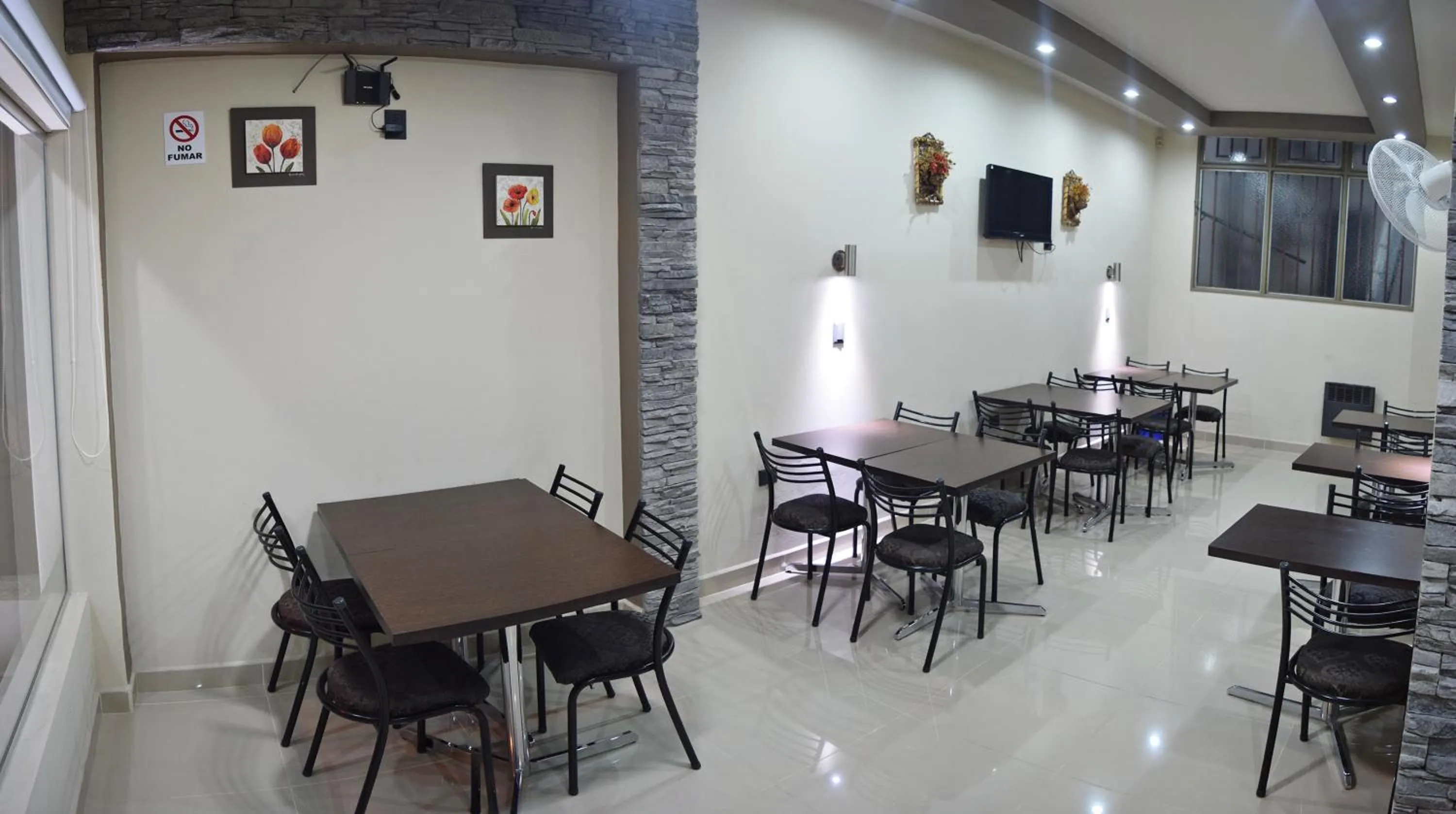 Lounge or bar in Victor Hotel
