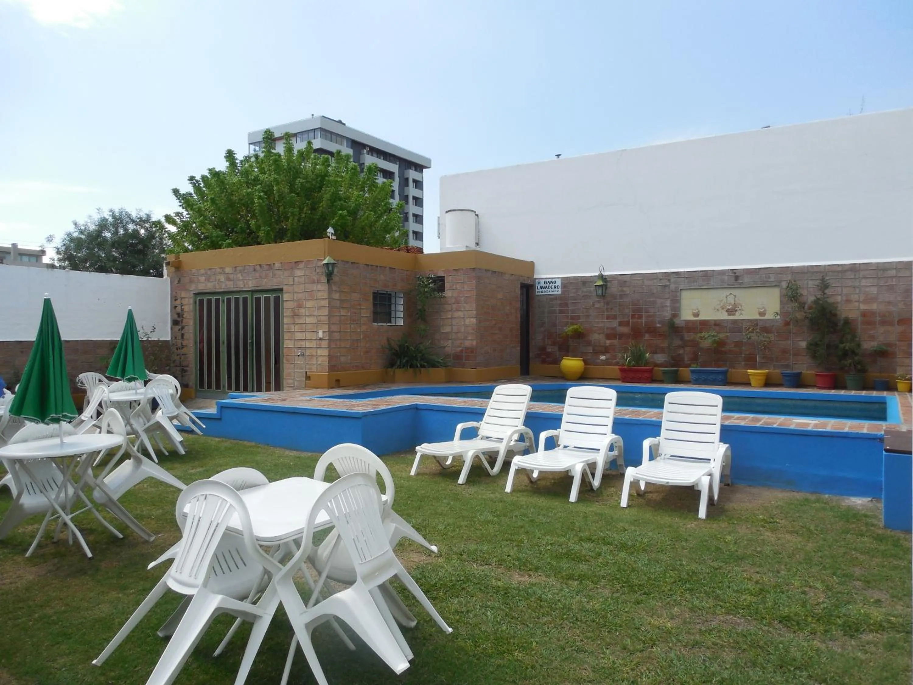 Swimming pool in Victor Hotel