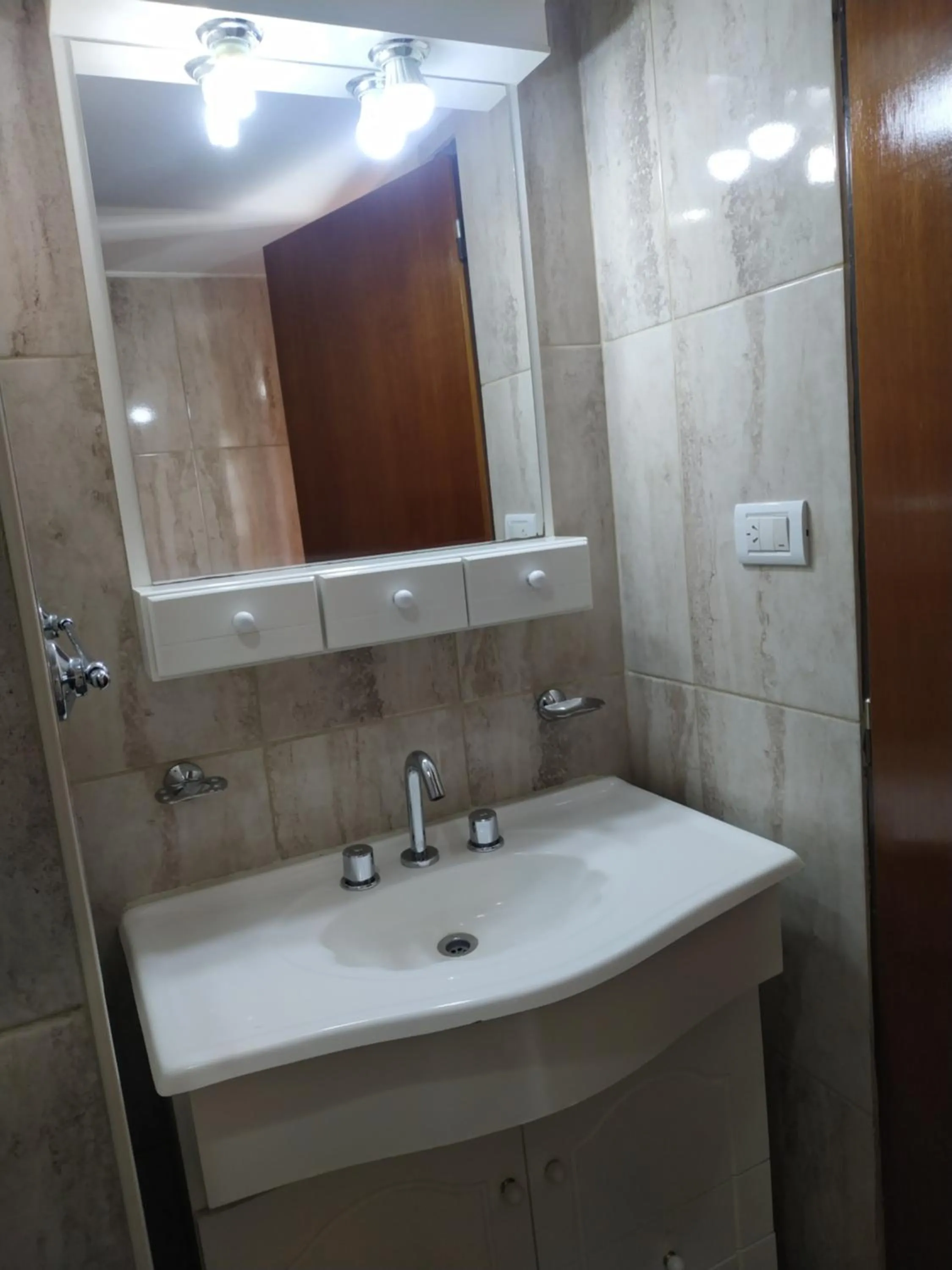 Bathroom in Victor Hotel