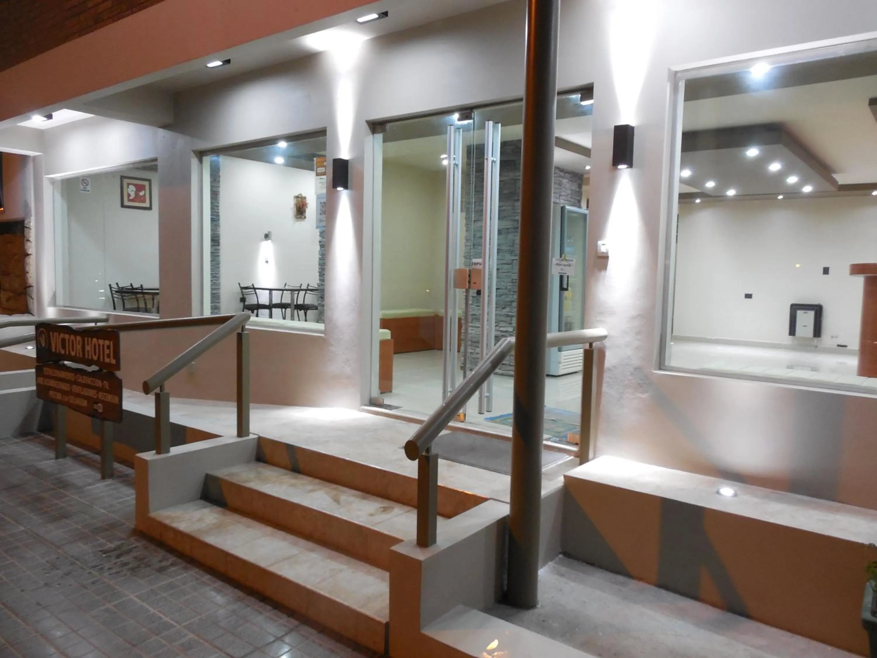 Facade/entrance in Victor Hotel