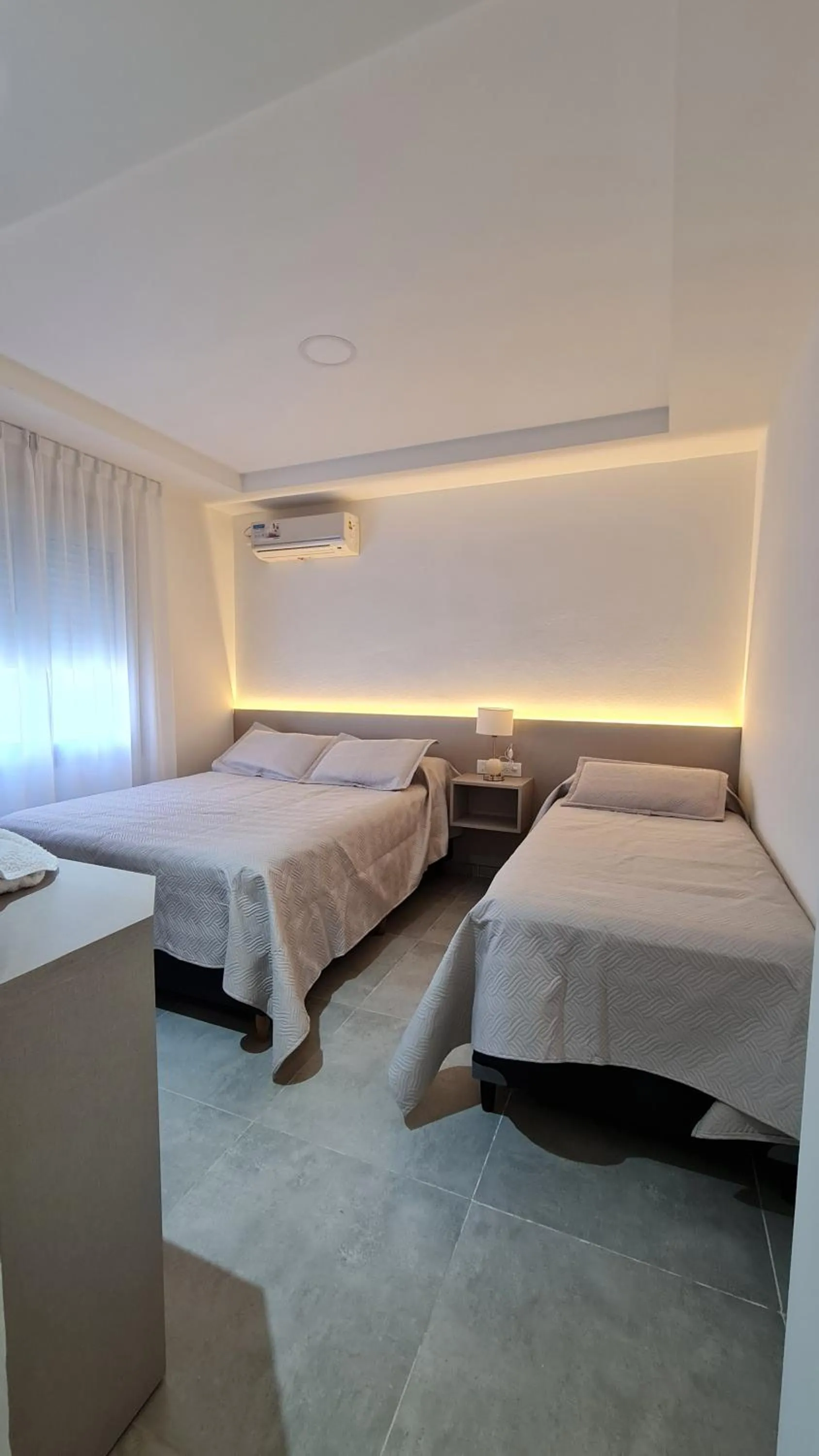 Bedroom, Bed in Victor Hotel