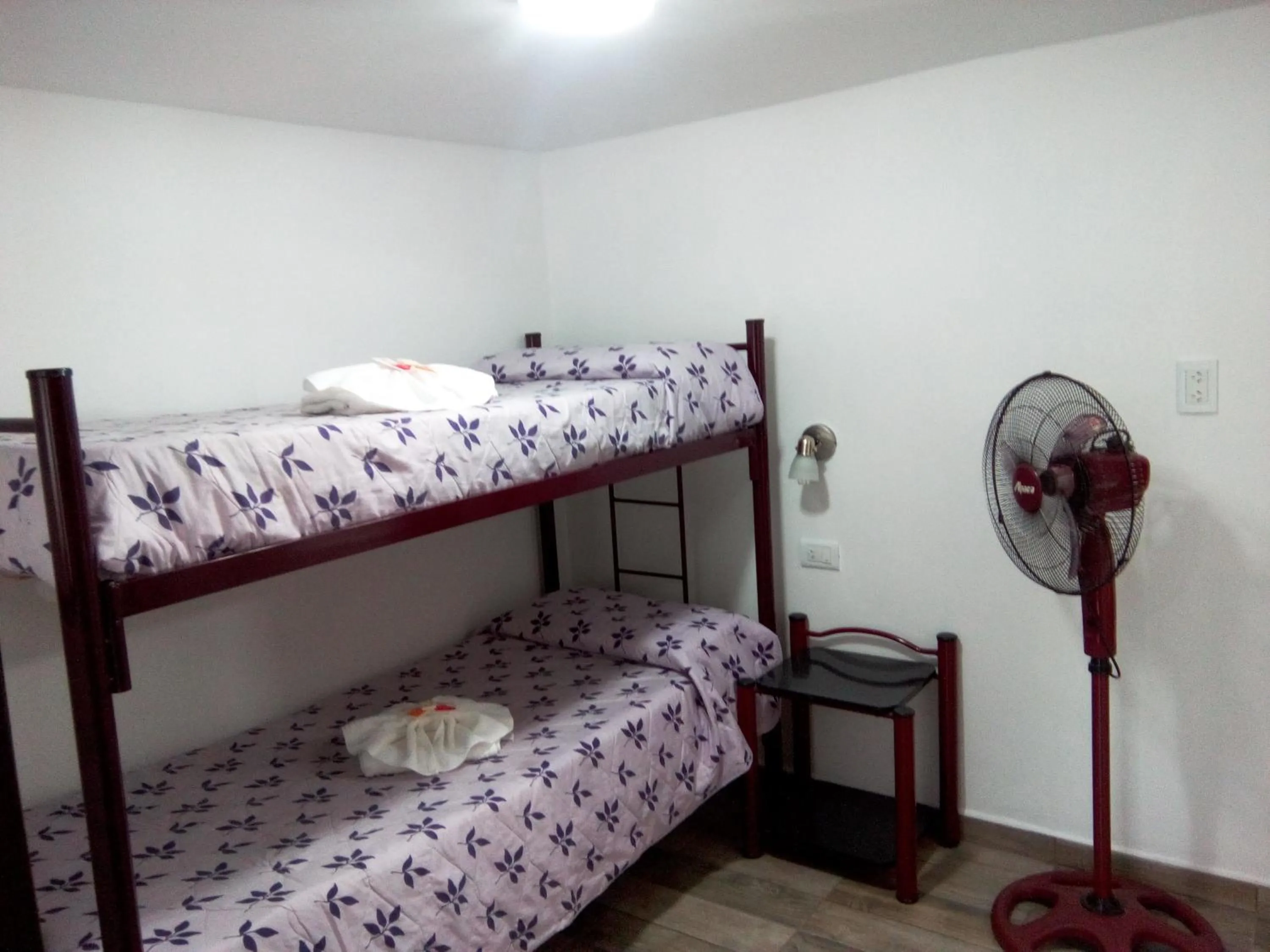 Bedroom, Bed in Victor Hotel