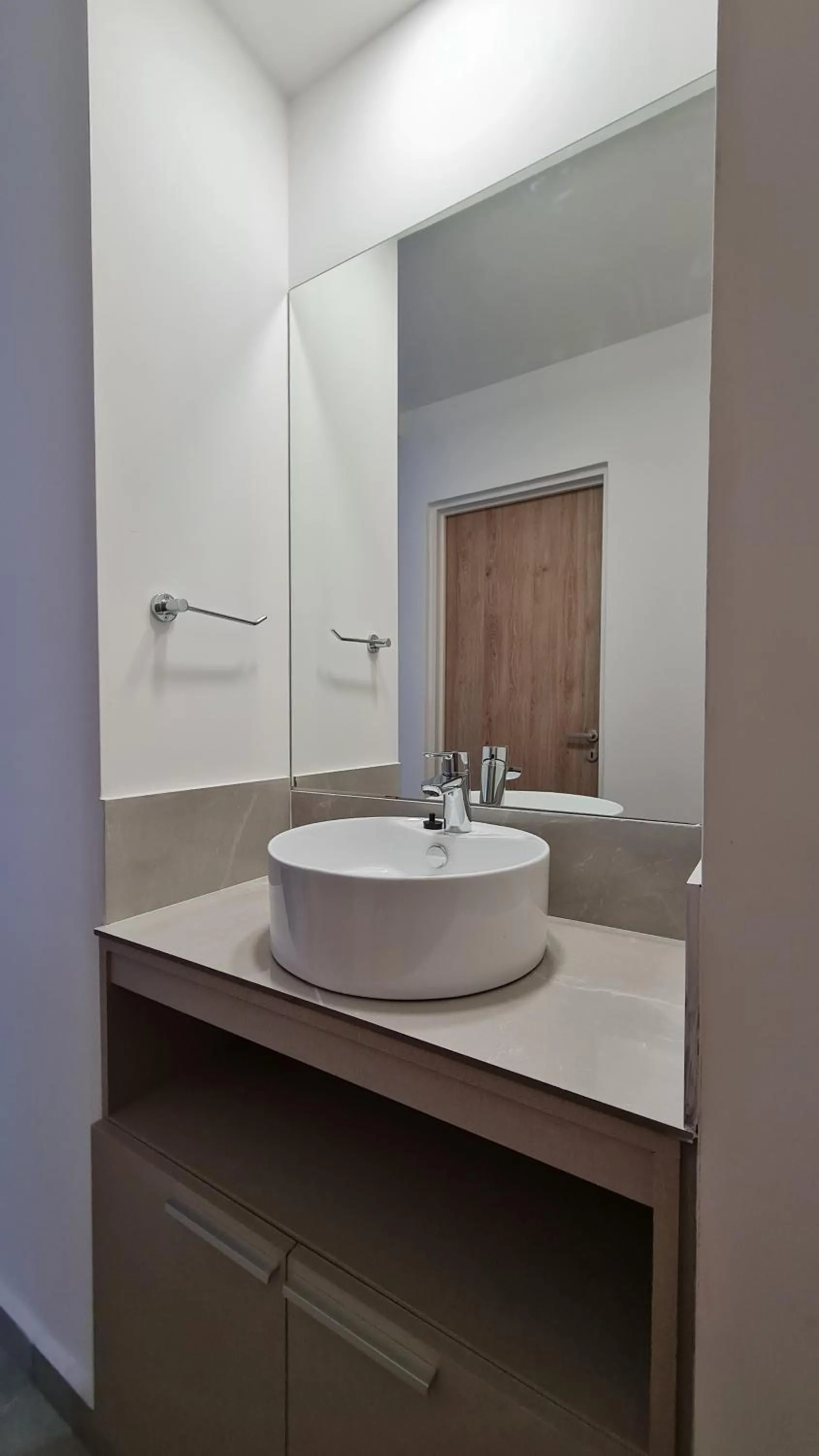 Bathroom in Victor Hotel