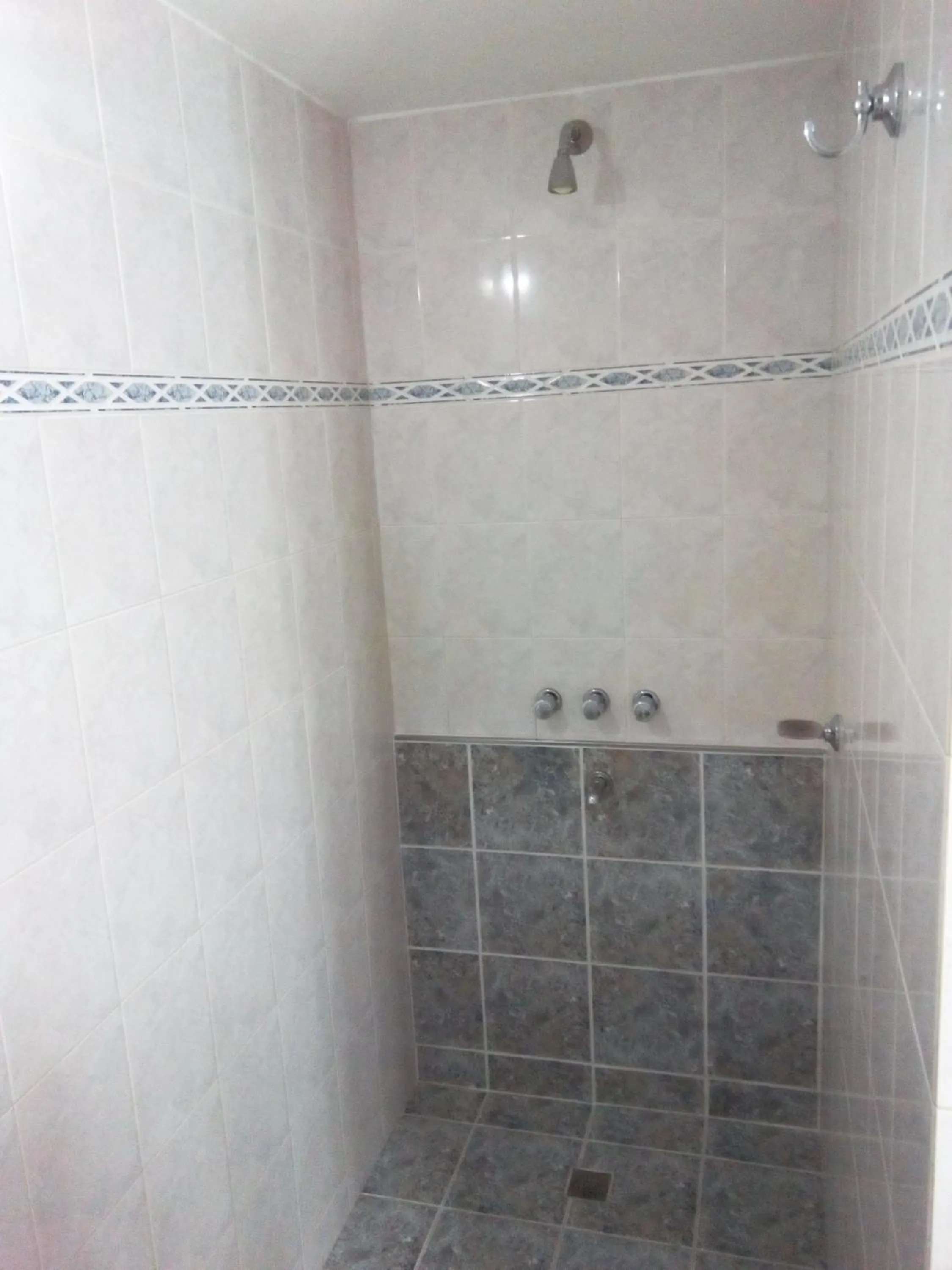 Bathroom in Victor Hotel