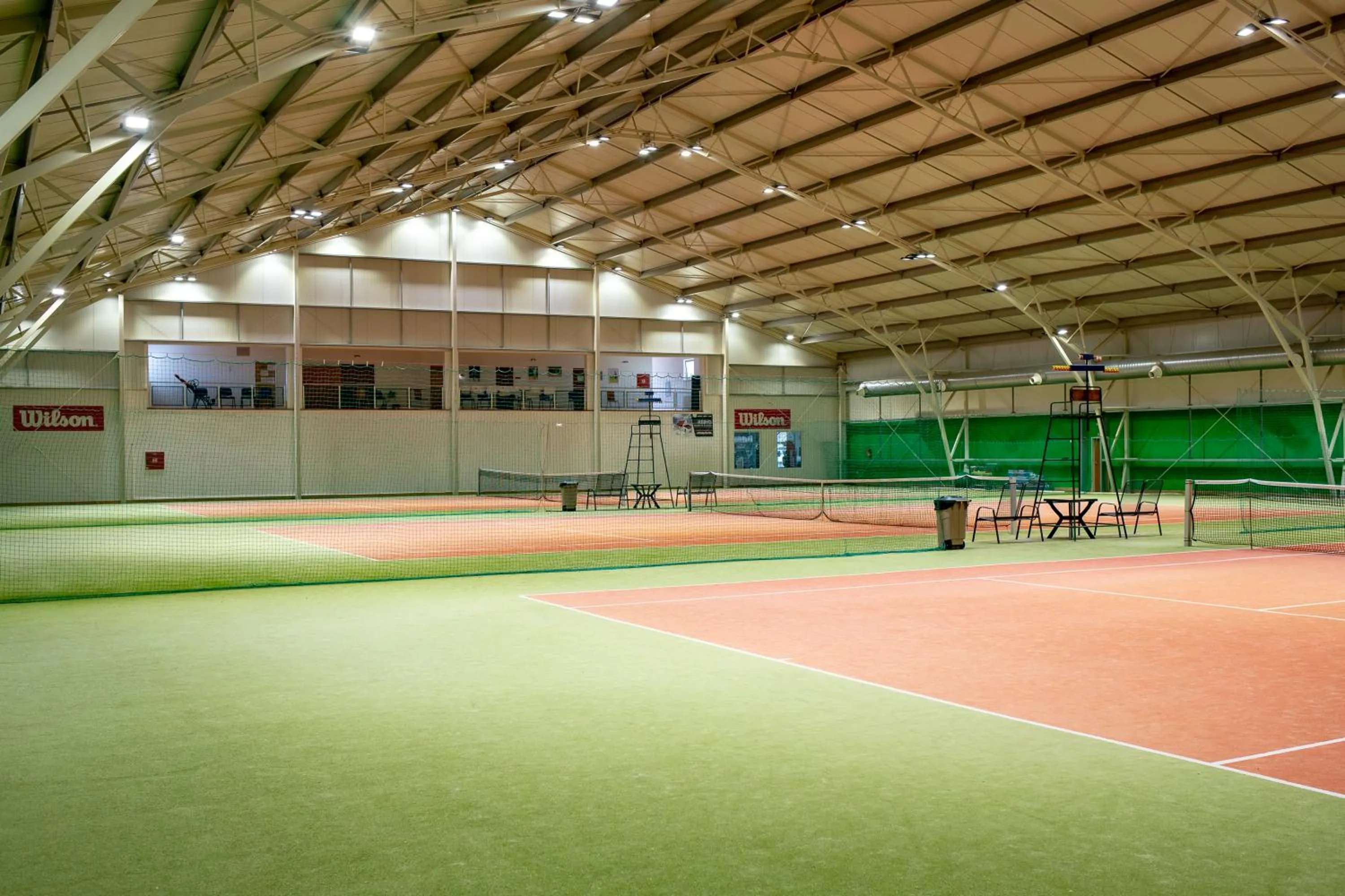 Tennis court in Penzion Na Kurtech