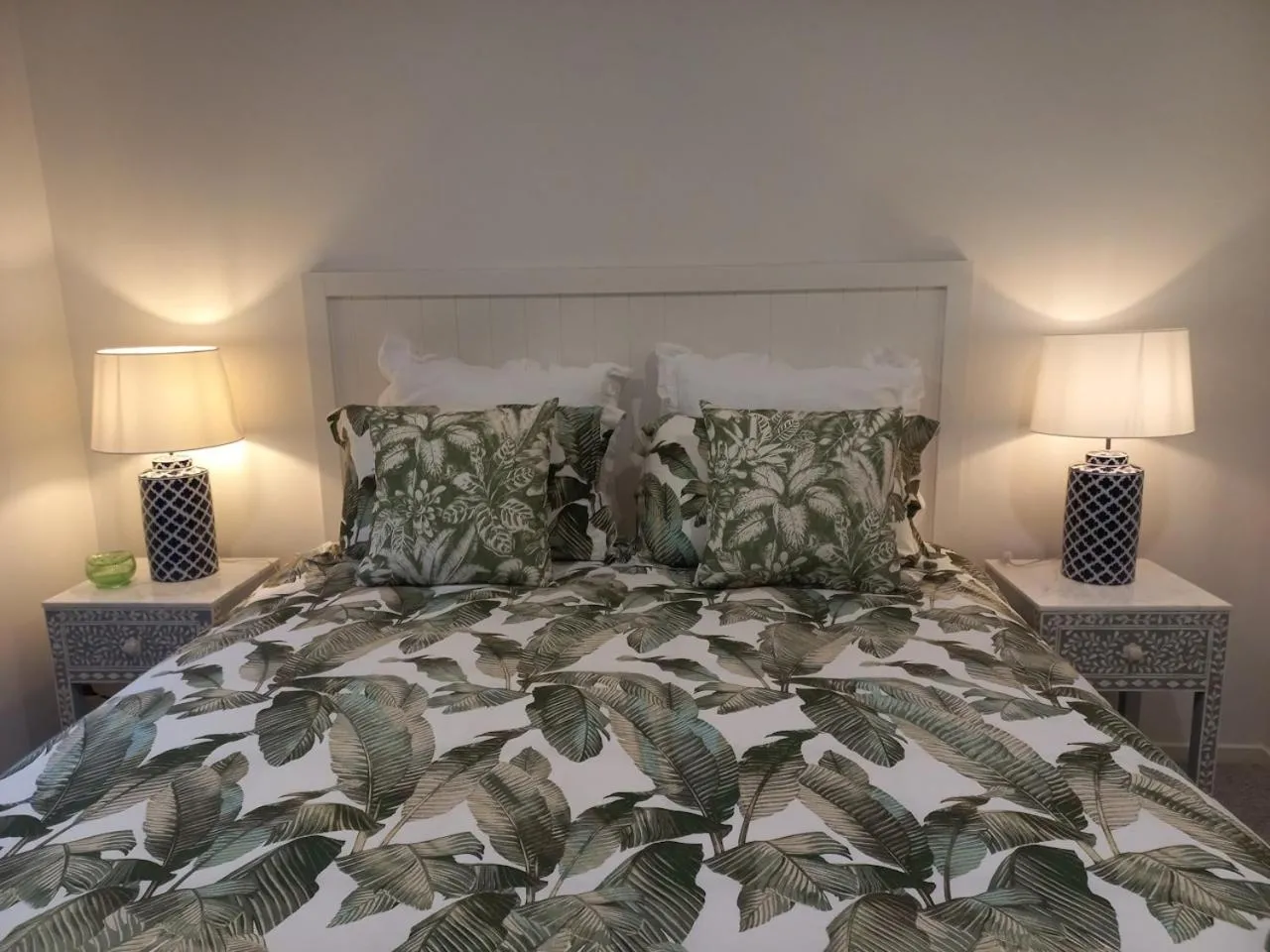 Bedroom, Bed in Noosa Buoys