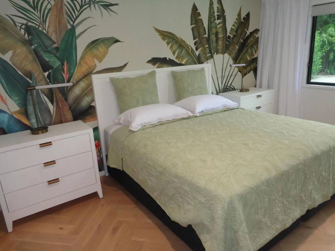 Bedroom, Bed in Noosa Buoys