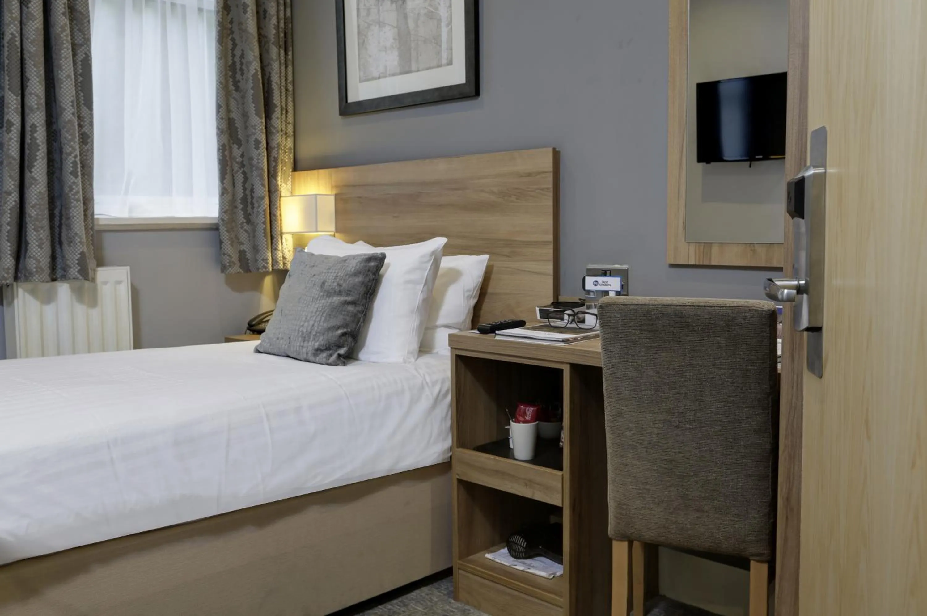 Bed in Linton Lodge a BW Signature Collection Hotel