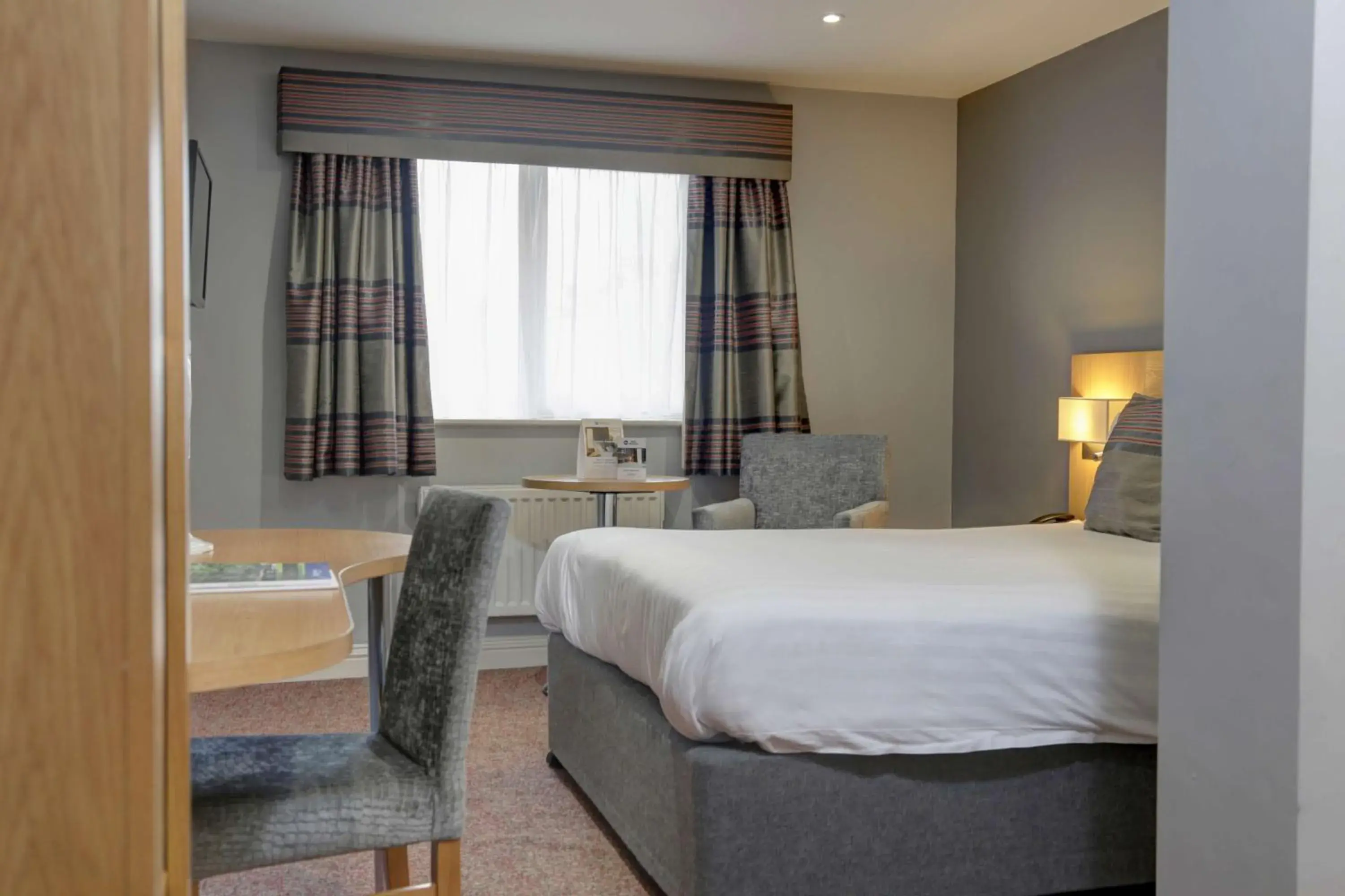 Photo of the whole room, Bed in Linton Lodge a BW Signature Collection Hotel Photo of the whole room, Bed in Linton Lodge a BW Signature Collection Hotel