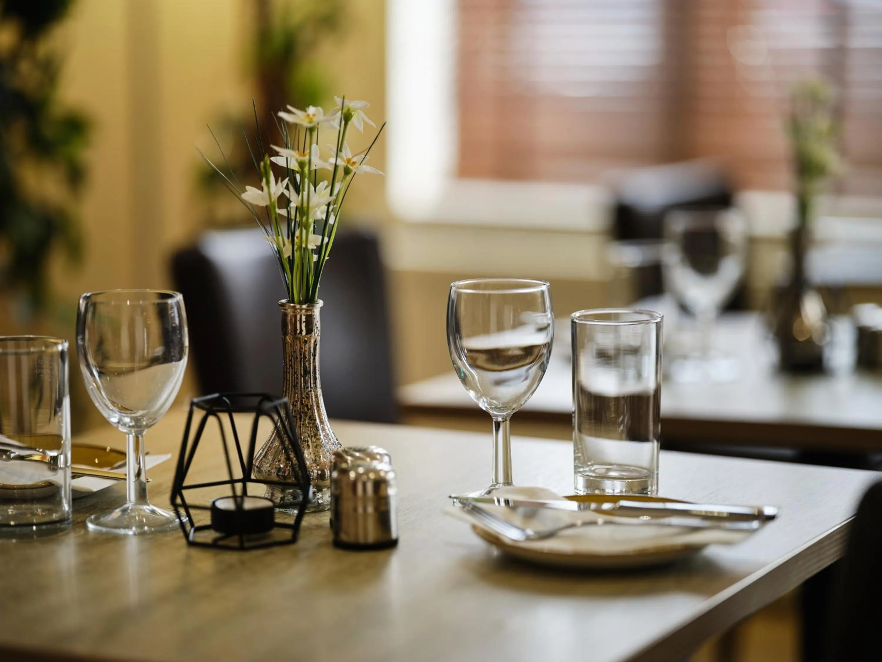 Restaurant/places to eat in Linton Lodge a BW Signature Collection Hotel