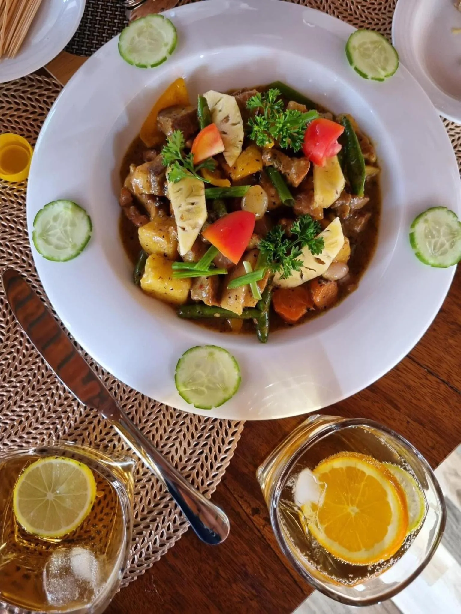 Restaurant/places to eat in Manthra Leisure