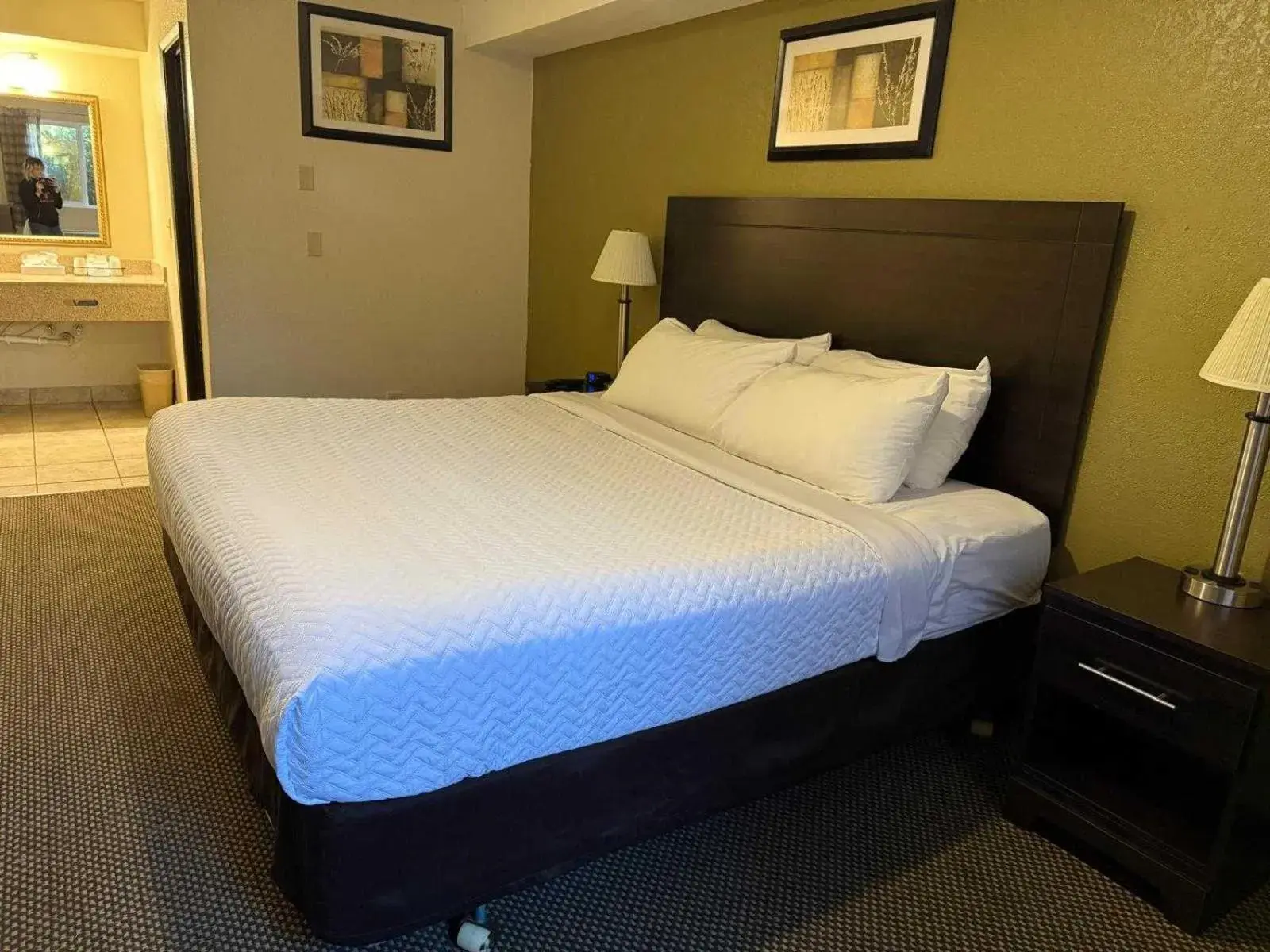 Bed in Cozy Inn Bed in Cozy Inn