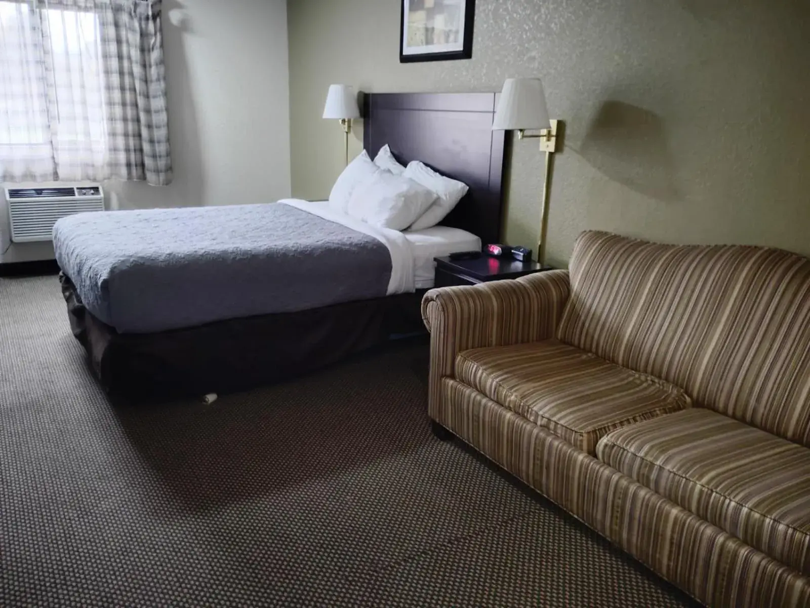 Bed in Cozy Inn Bed in Cozy Inn