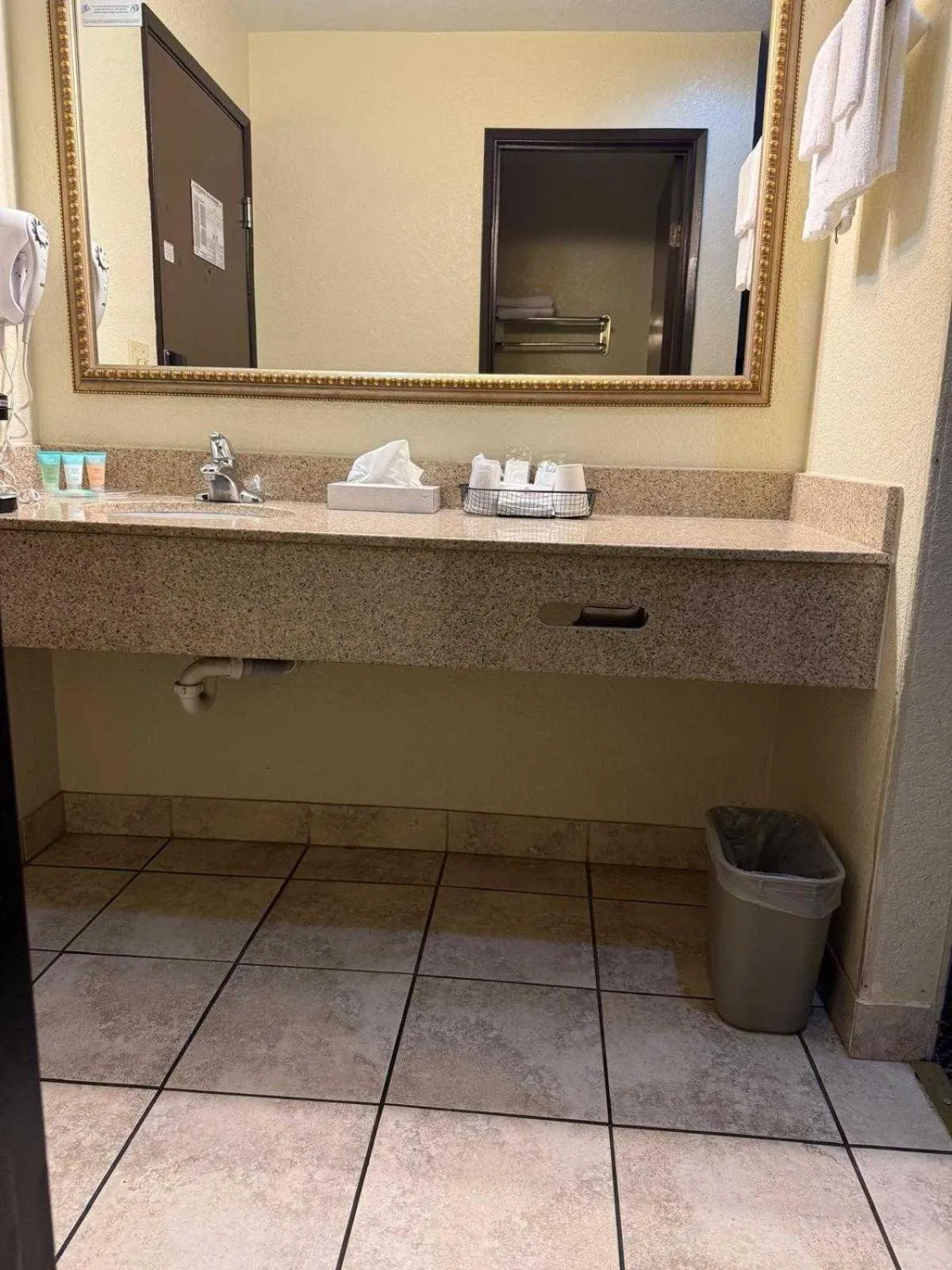 Bathroom in Cozy Inn