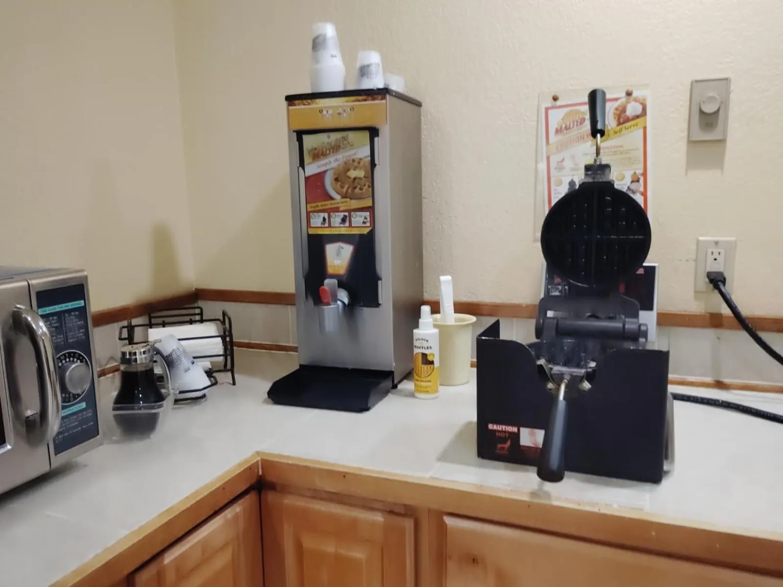 Breakfast in Cozy Inn