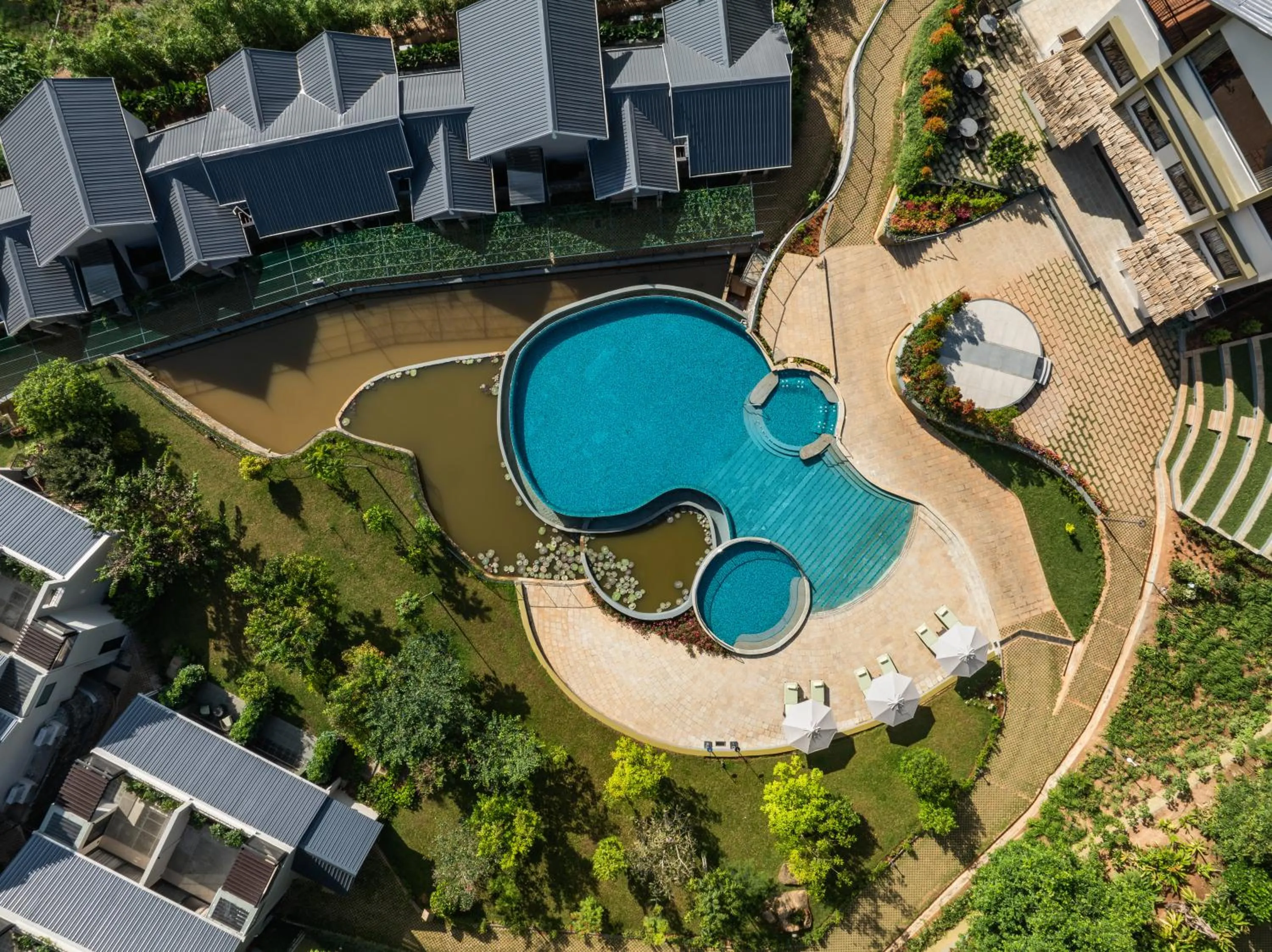 Swimming pool in Scenic, Munnar - IHCL SeleQtions