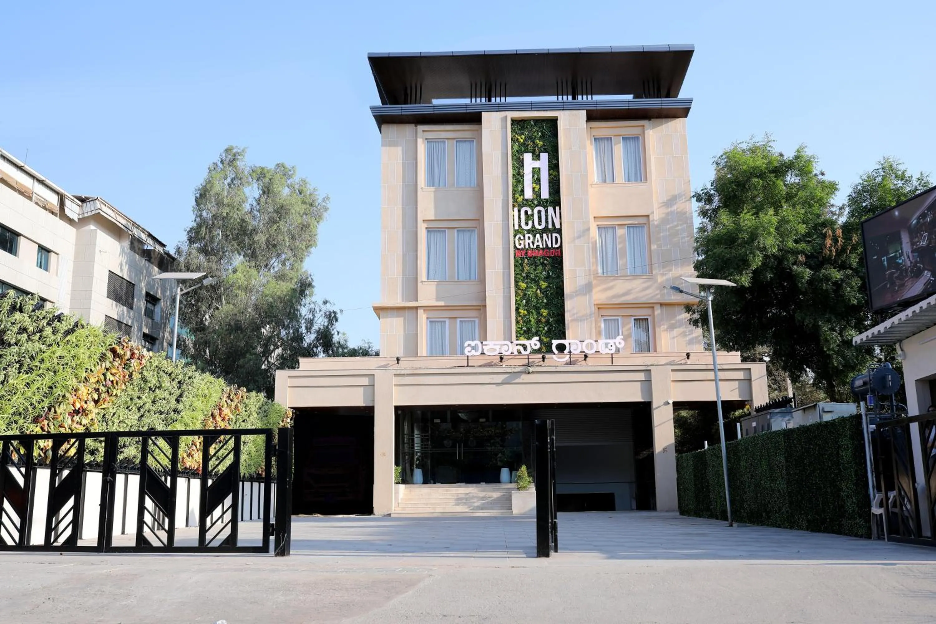 Facade/entrance in Icon Grand Hotel By Bhagini