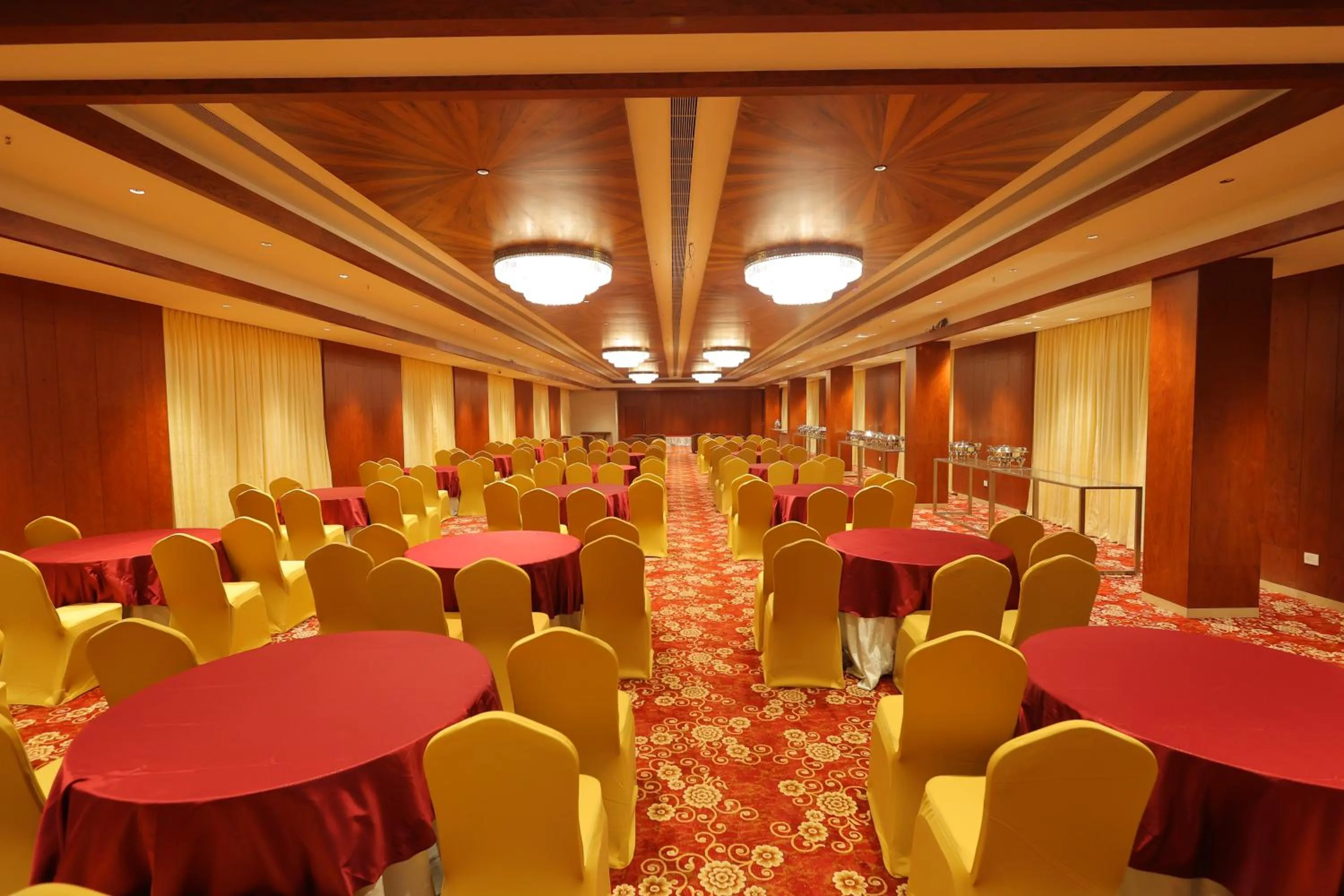 Meeting/conference room in Icon Grand Hotel By Bhagini
