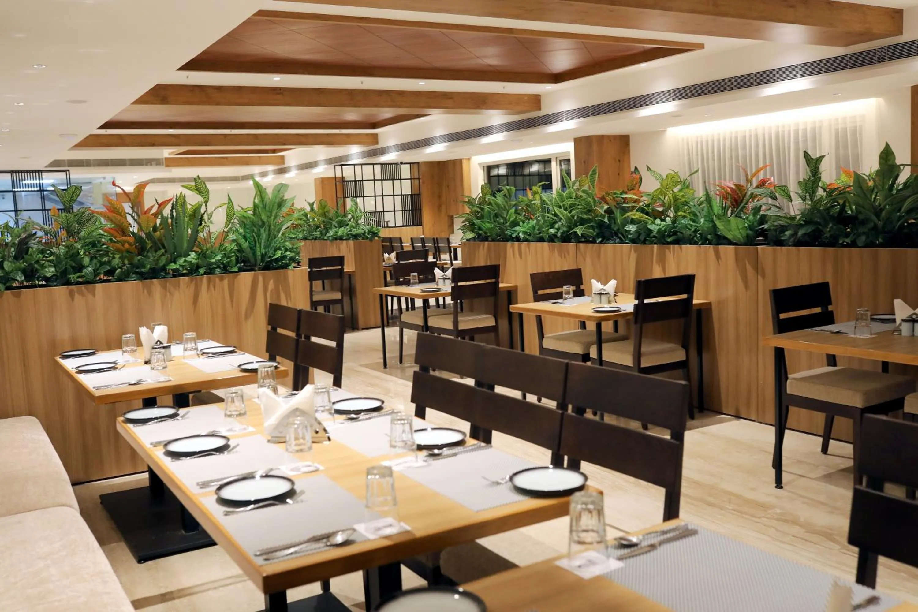 Restaurant/places to eat in Icon Grand Hotel By Bhagini