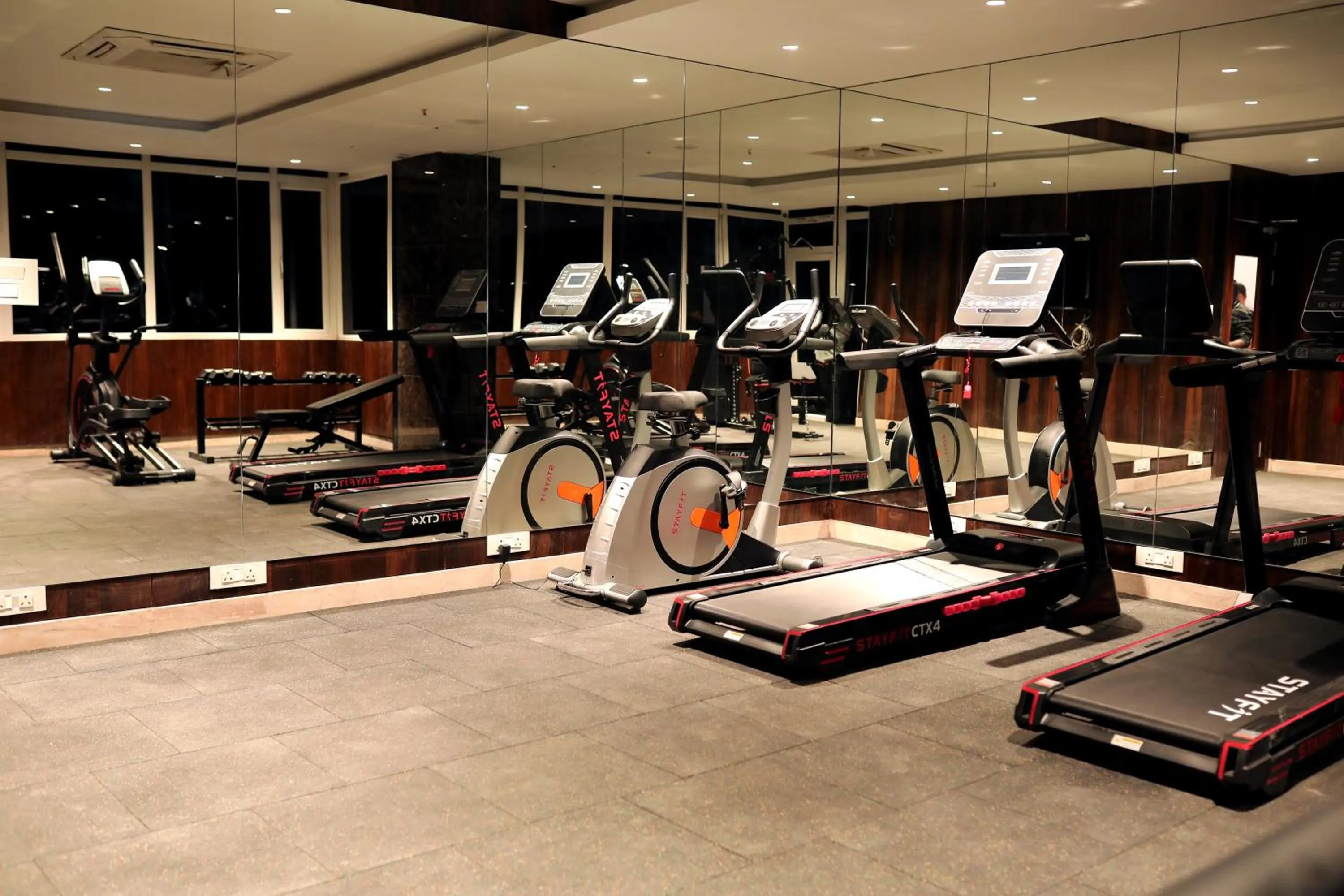 Fitness centre/facilities in Icon Grand Hotel By Bhagini