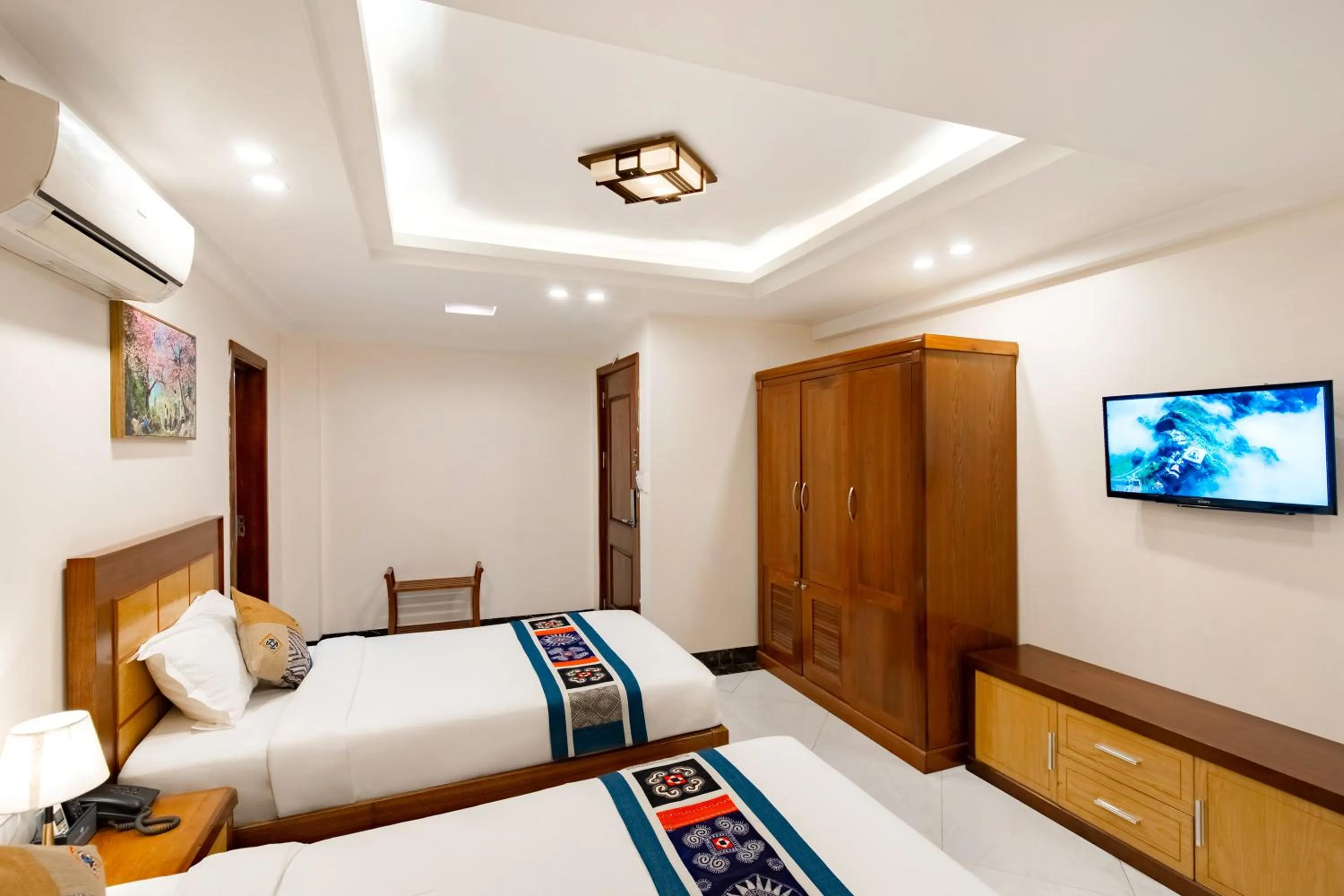 Bed in Sapa Paradise Hotel