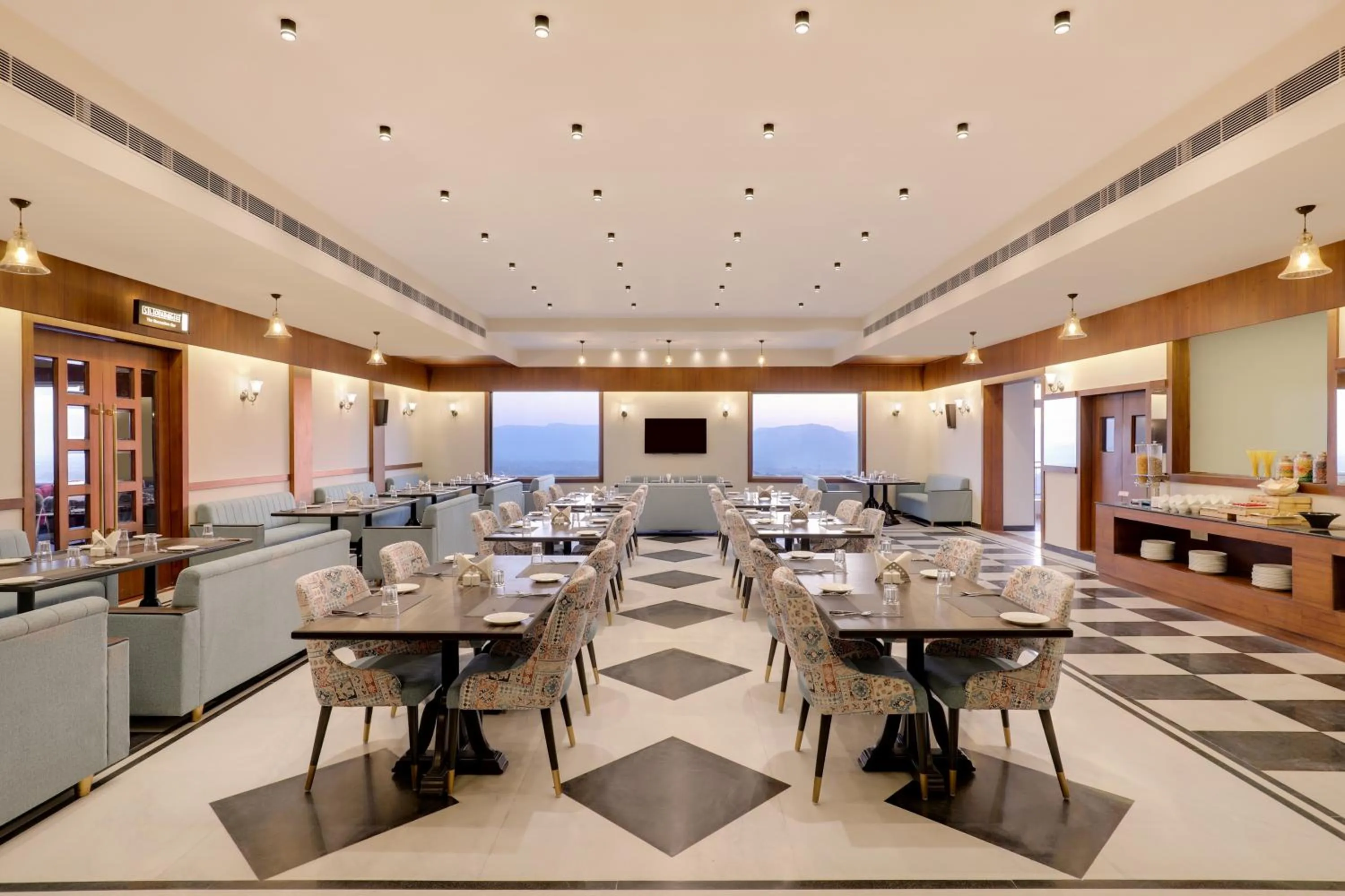 Restaurant/places to eat in Lemon Tree Resort, Kumbhalgarh