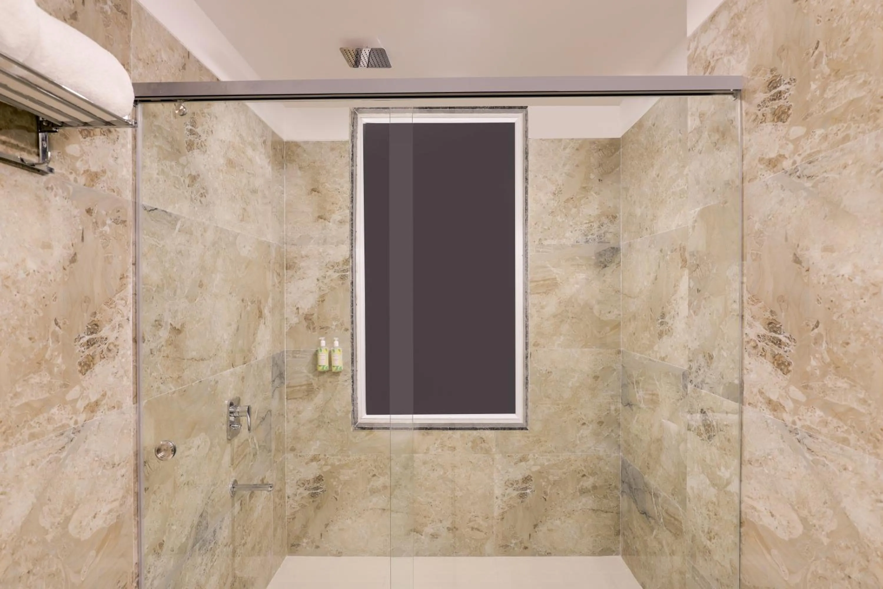 Shower in Lemon Tree Resort, Kumbhalgarh