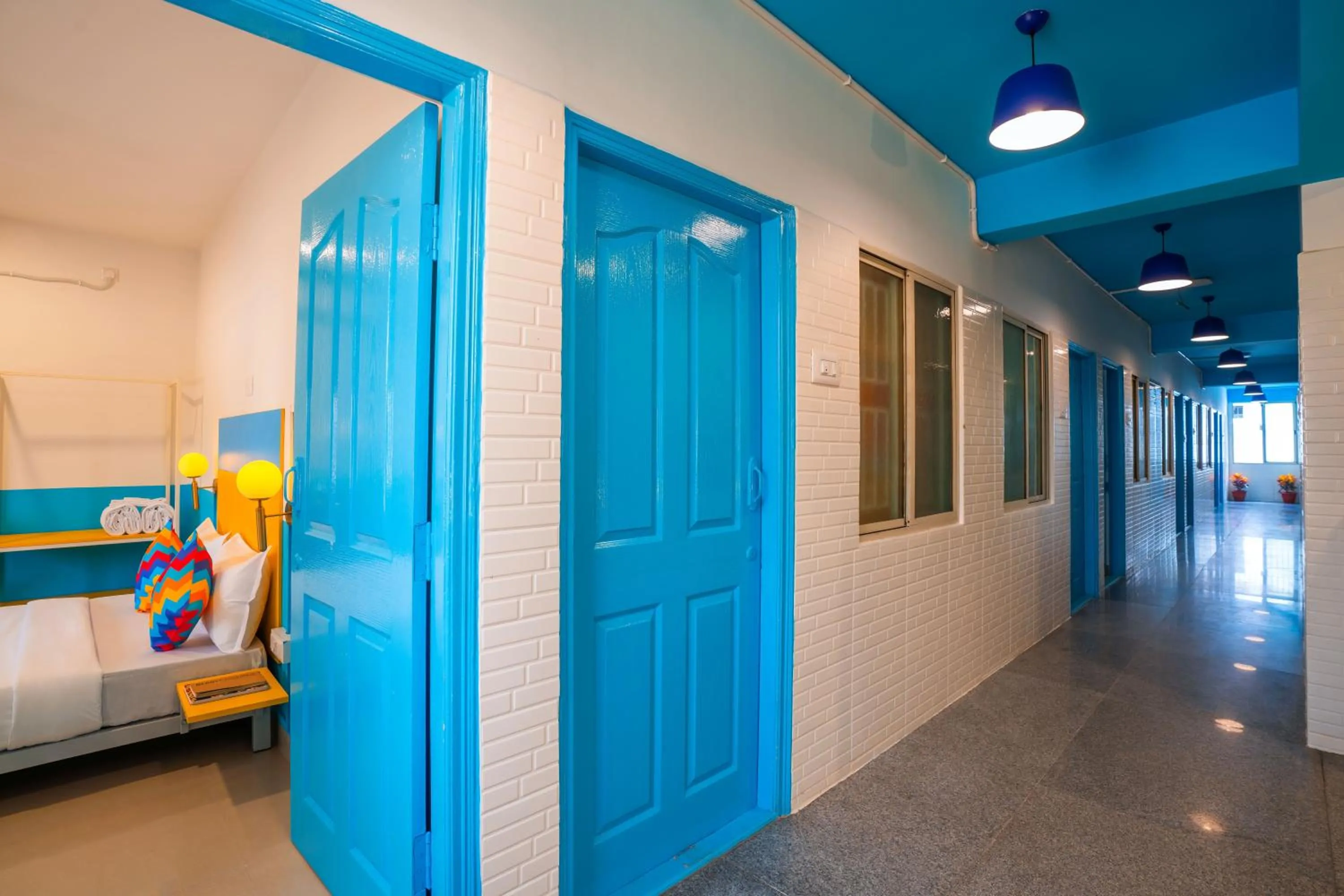 Bedroom, Bed in goSTOPS Bengaluru HSR, Silk Board