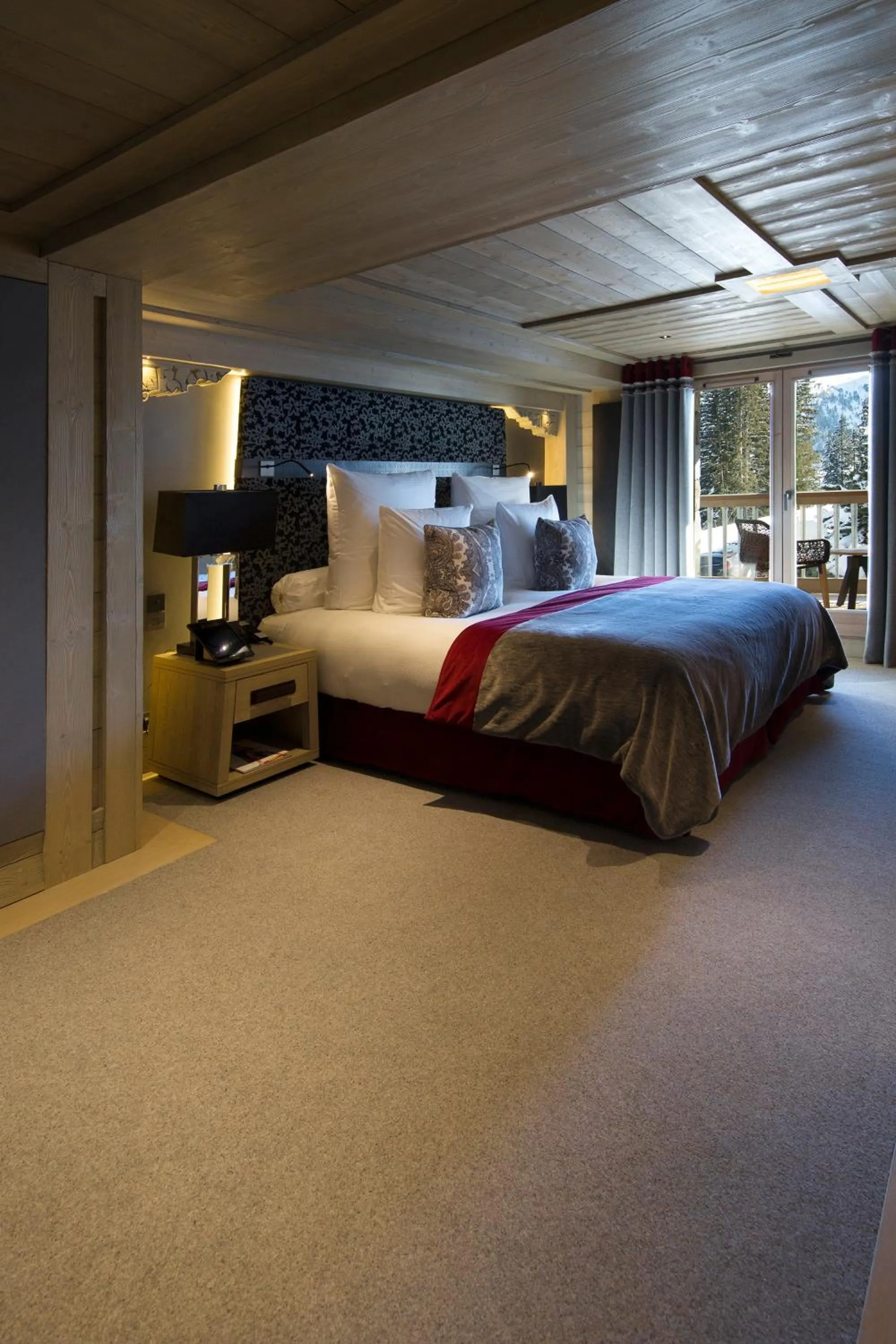 Bedroom, Bed in Hotel Le K2 Altitude