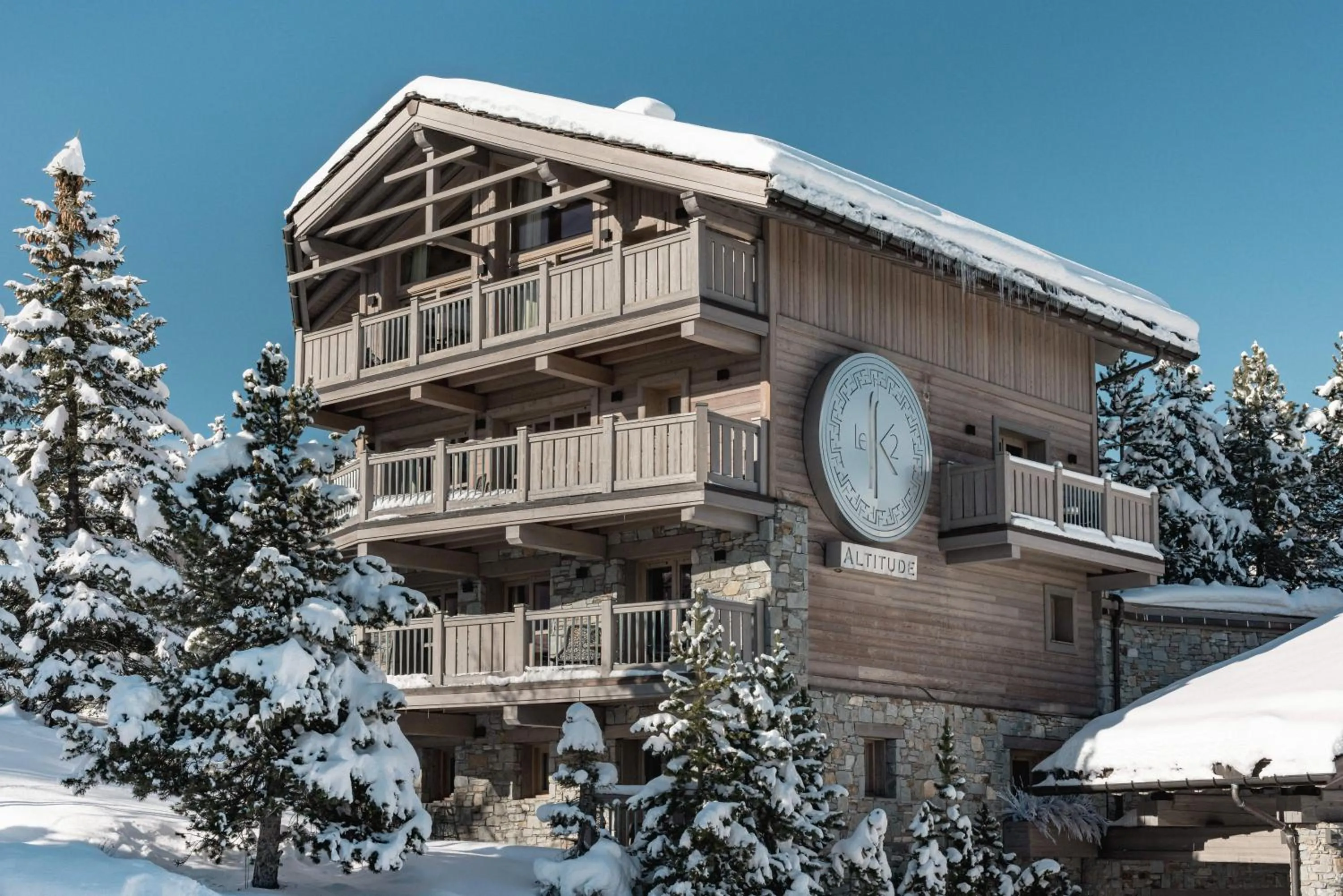 Property building in Hotel Le K2 Altitude