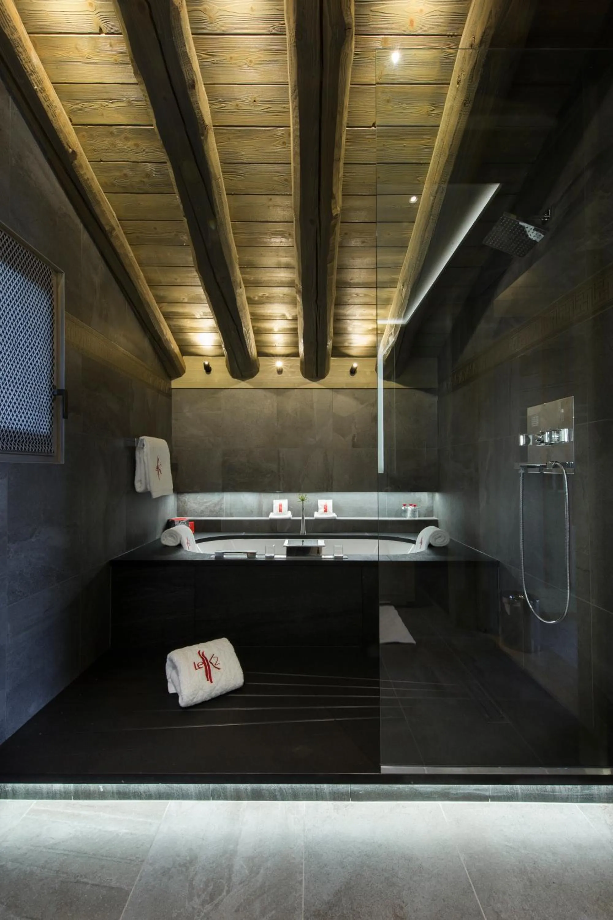 Bathroom in Hotel Le K2 Altitude