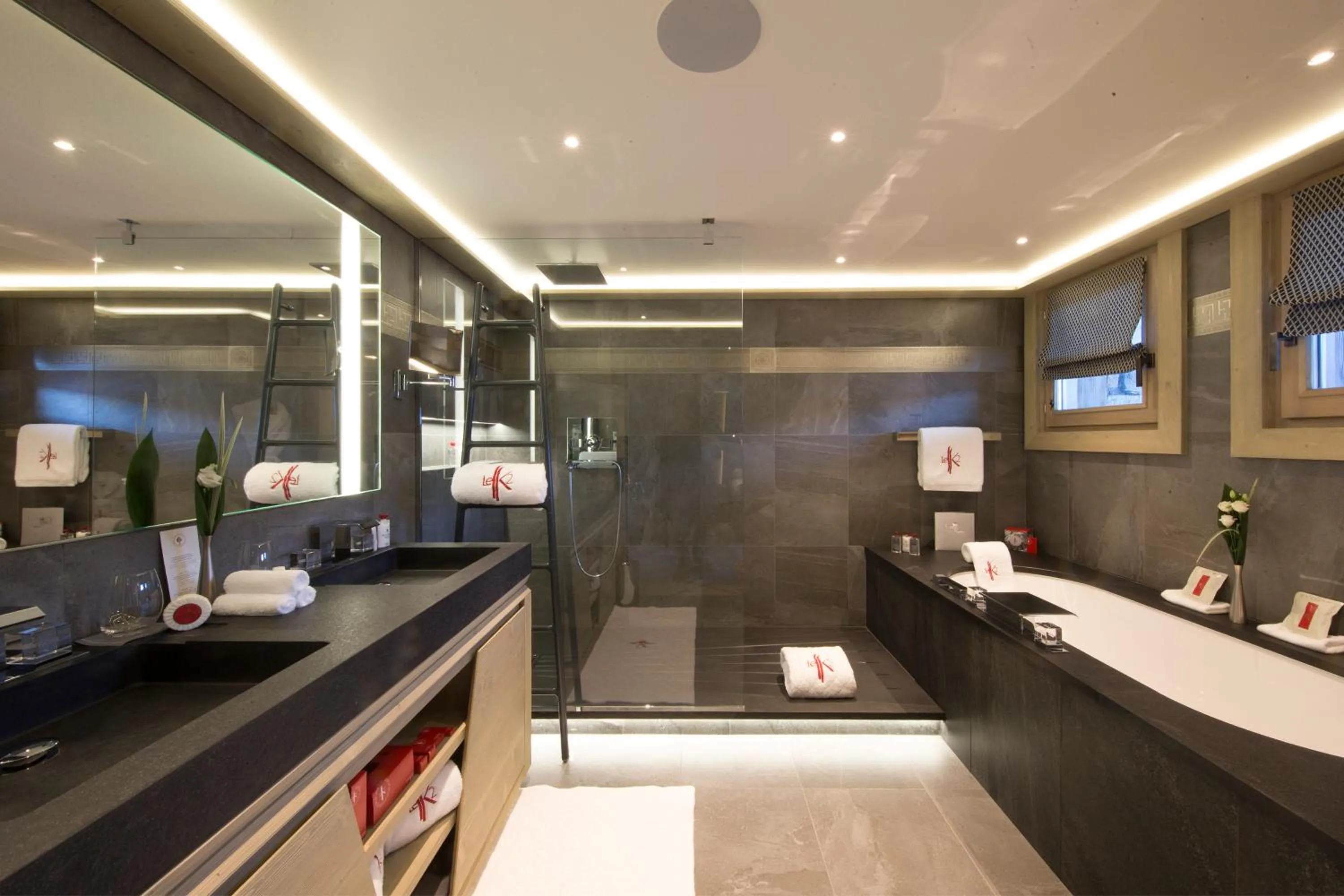 Shower in Hotel Le K2 Altitude