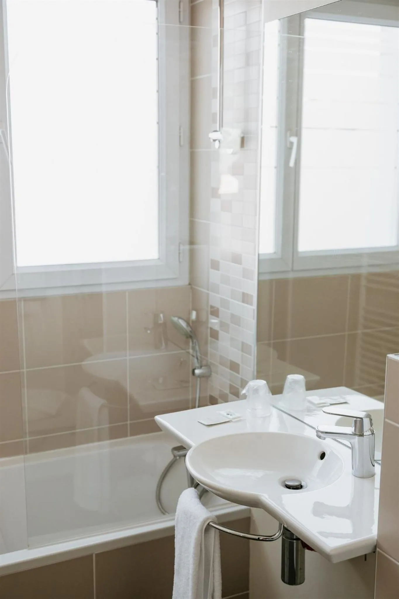 Bathroom in Hotel-Restaurant La Caborne