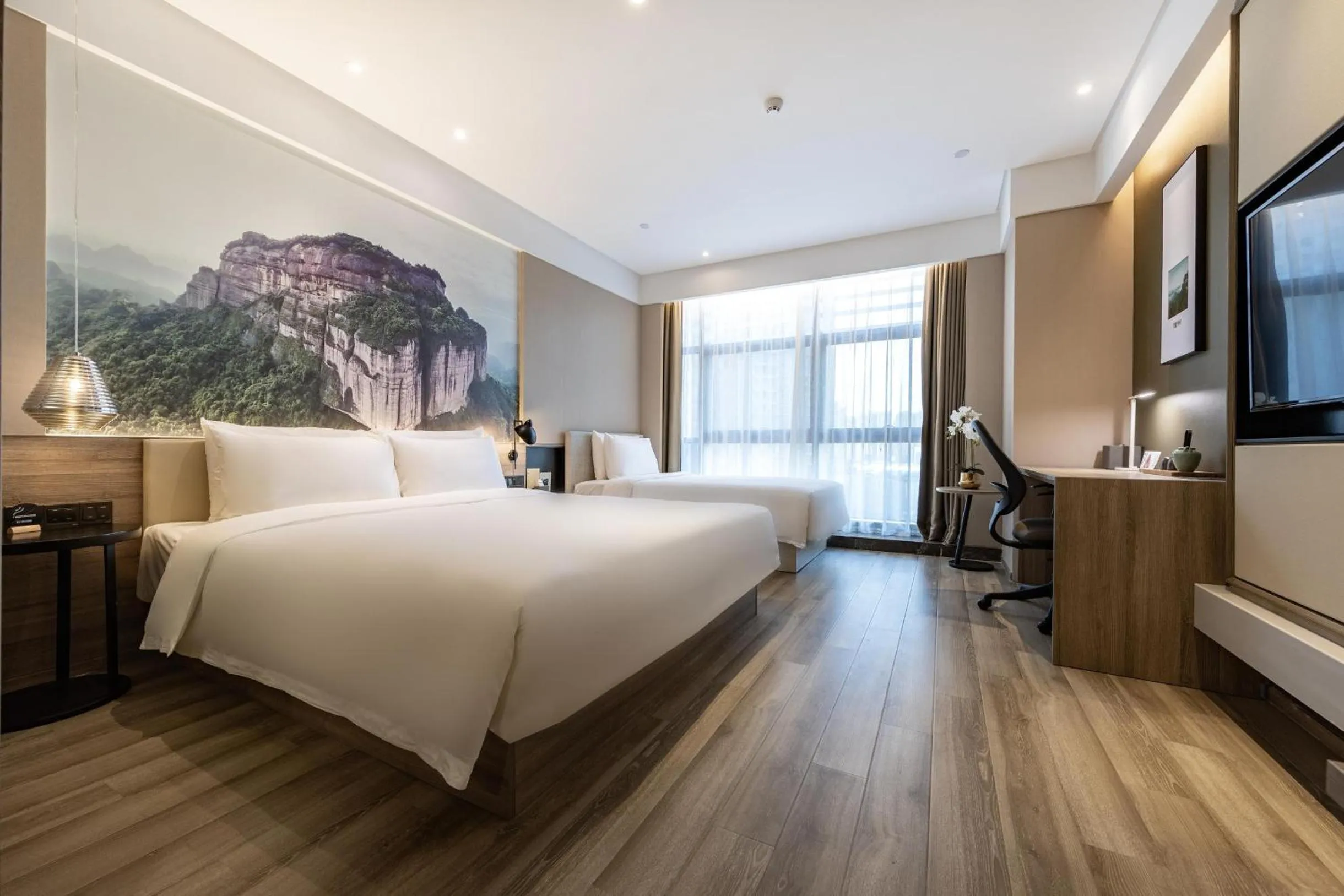 Photo of the whole room, Bed in Atour Hotel Foshan Nanhai Qiandeng Lake Guicheng