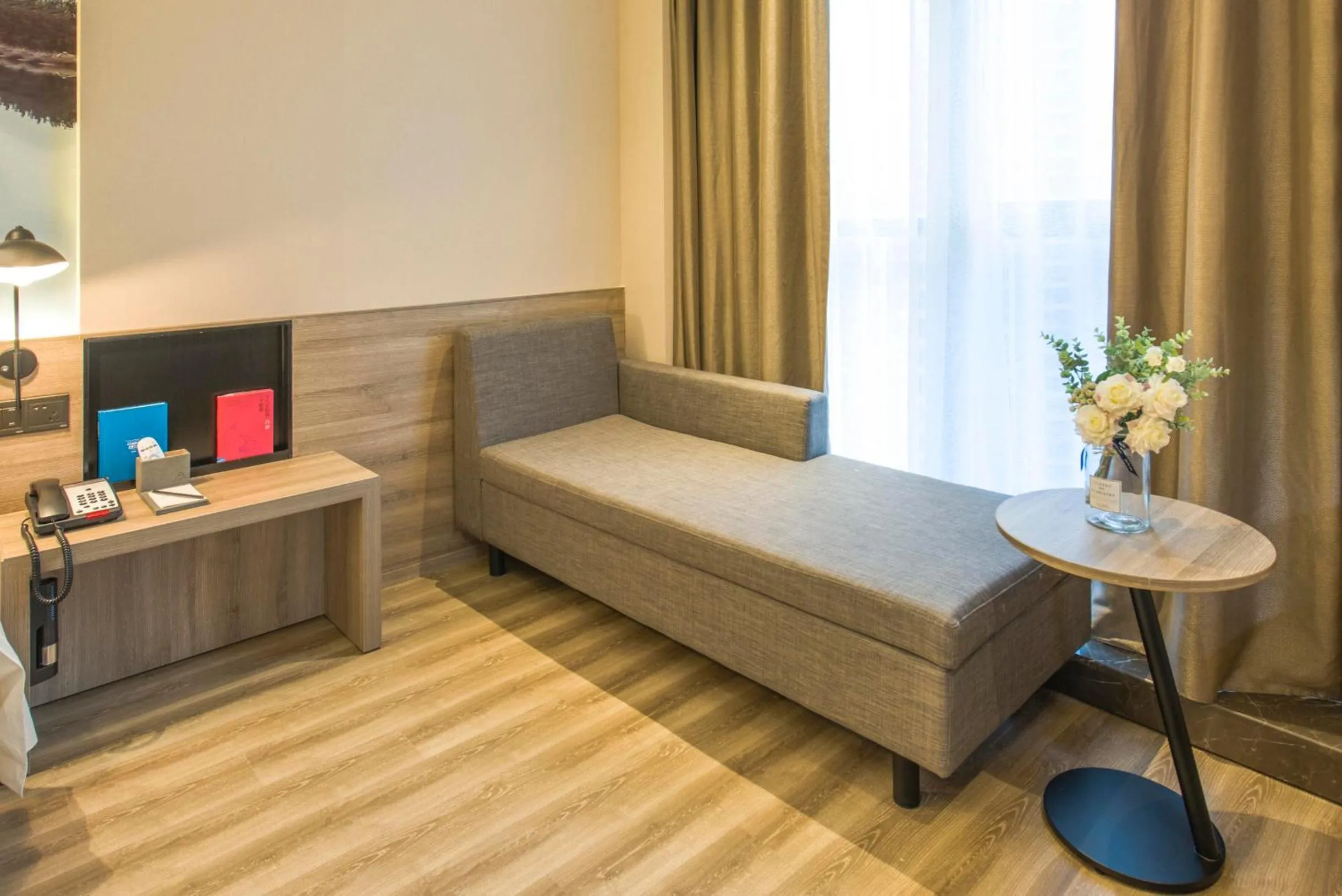 Bed in Atour Hotel Foshan Nanhai Qiandeng Lake Guicheng