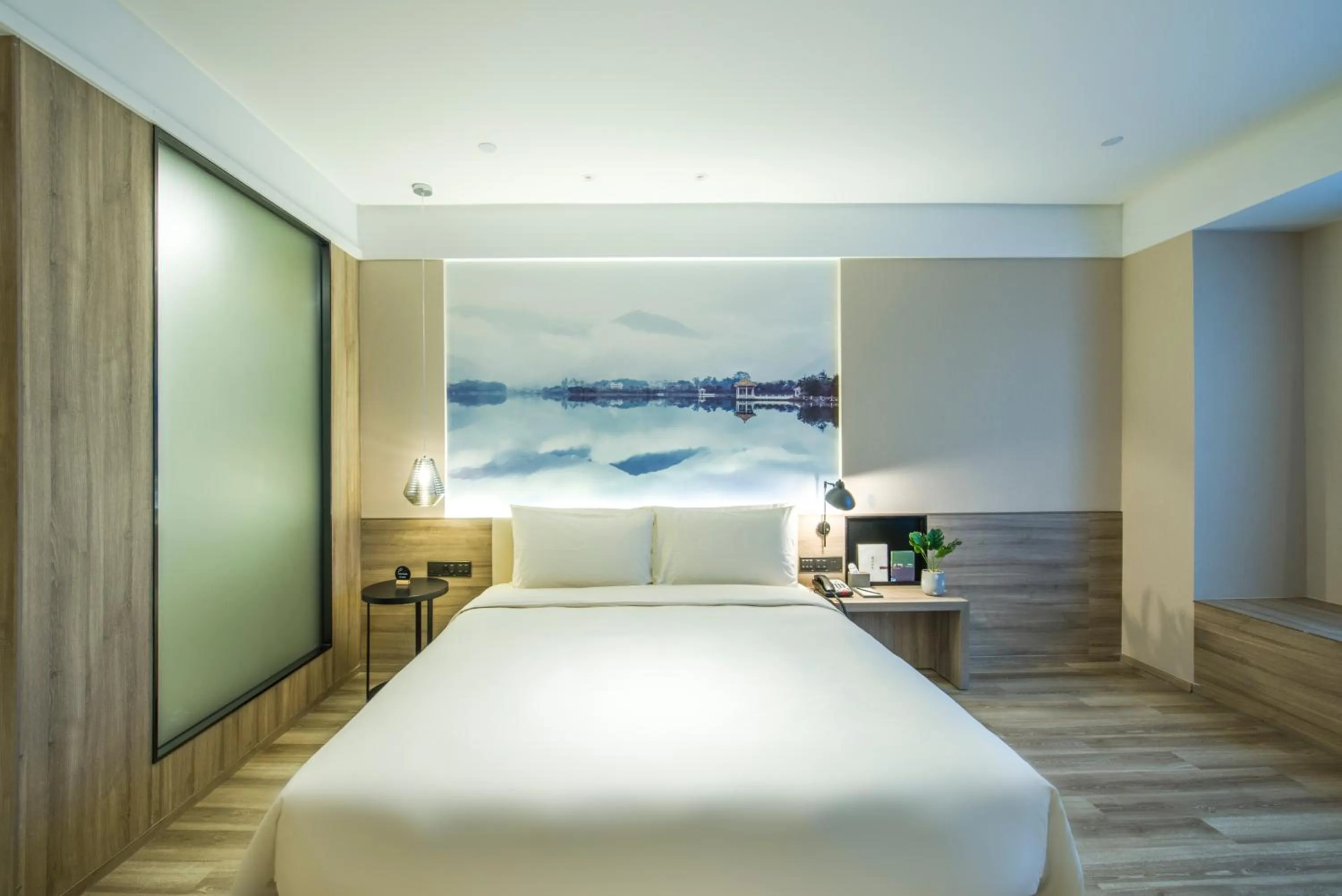 Photo of the whole room, Bed in Atour Hotel Foshan Nanhai Qiandeng Lake Guicheng