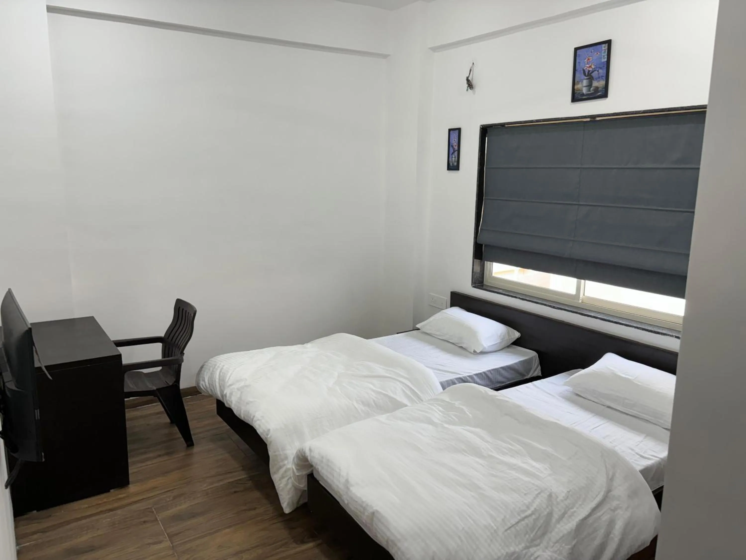 Bed in Sunny Executive