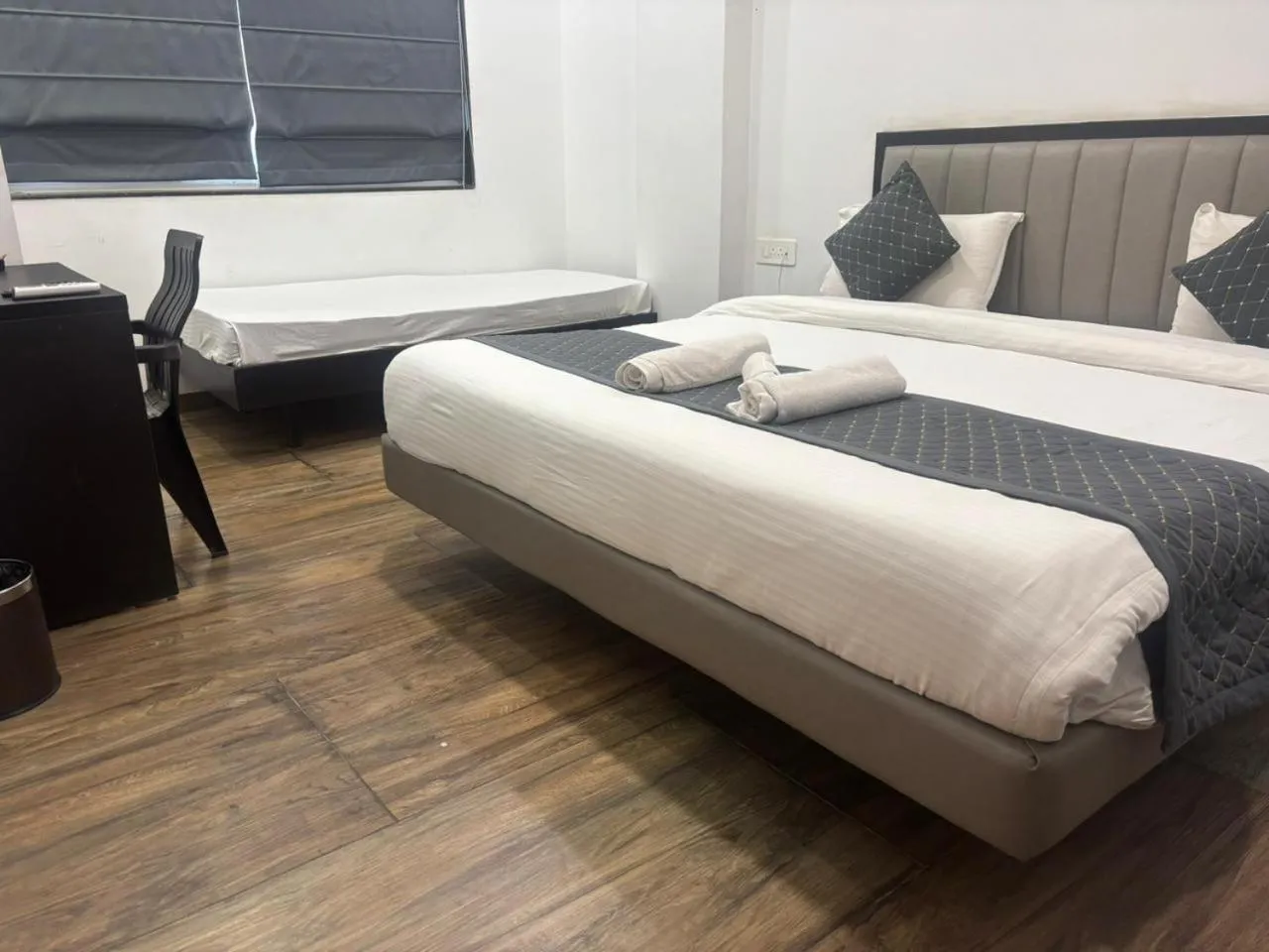 Bed in Sunny Executive