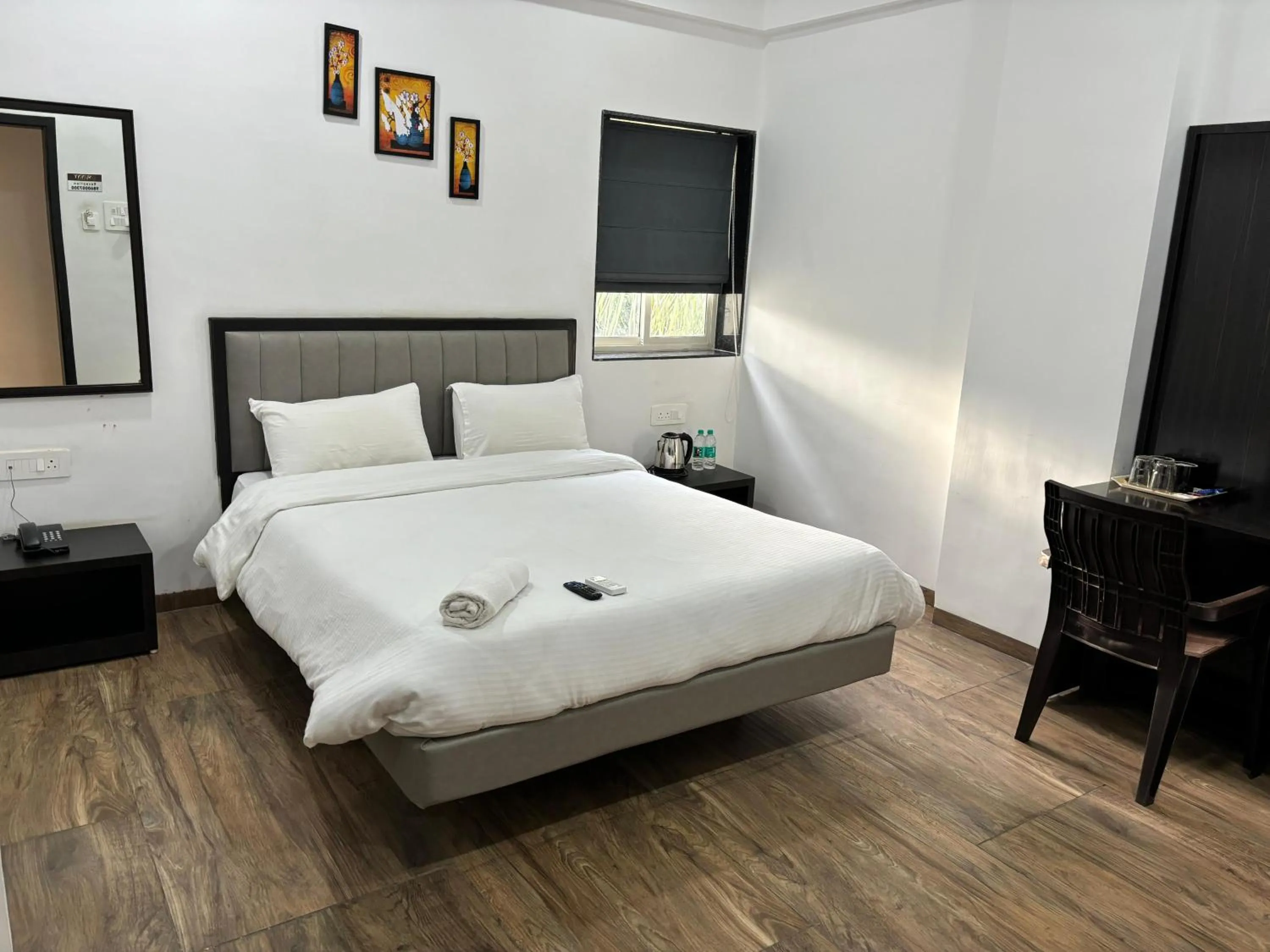 Bed in Sunny Executive