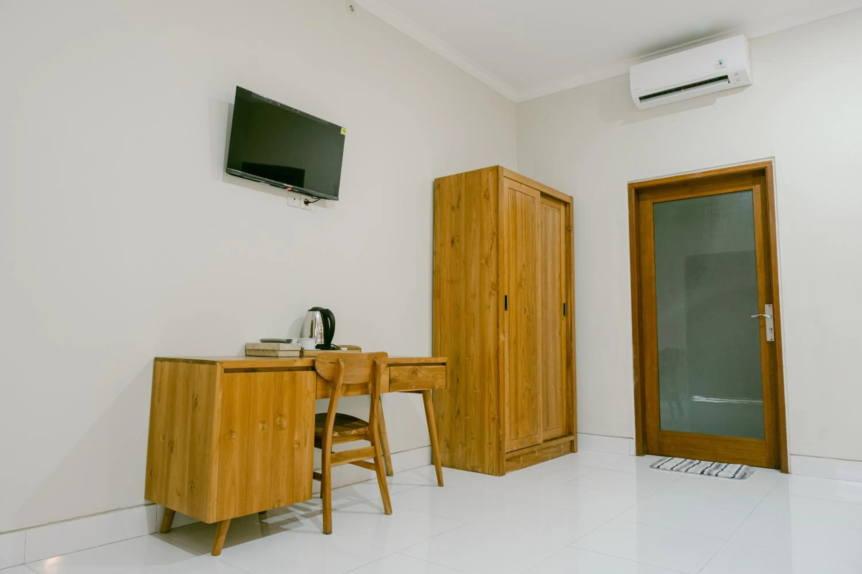 TV and multimedia in Sriwedari House Keramas